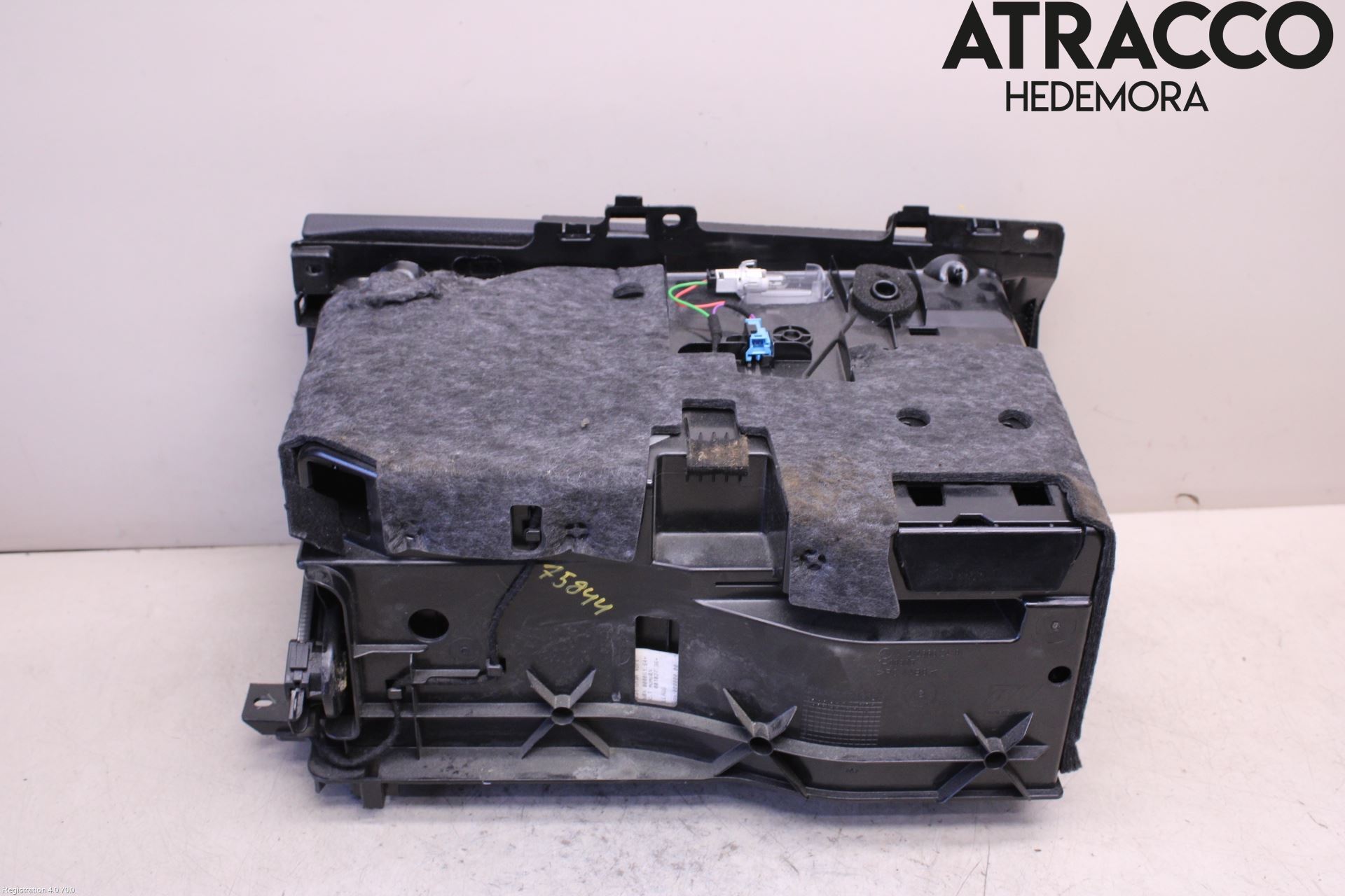 Mercedes-Benz MB E-KLASS (W212) 09-16 Handskfack
