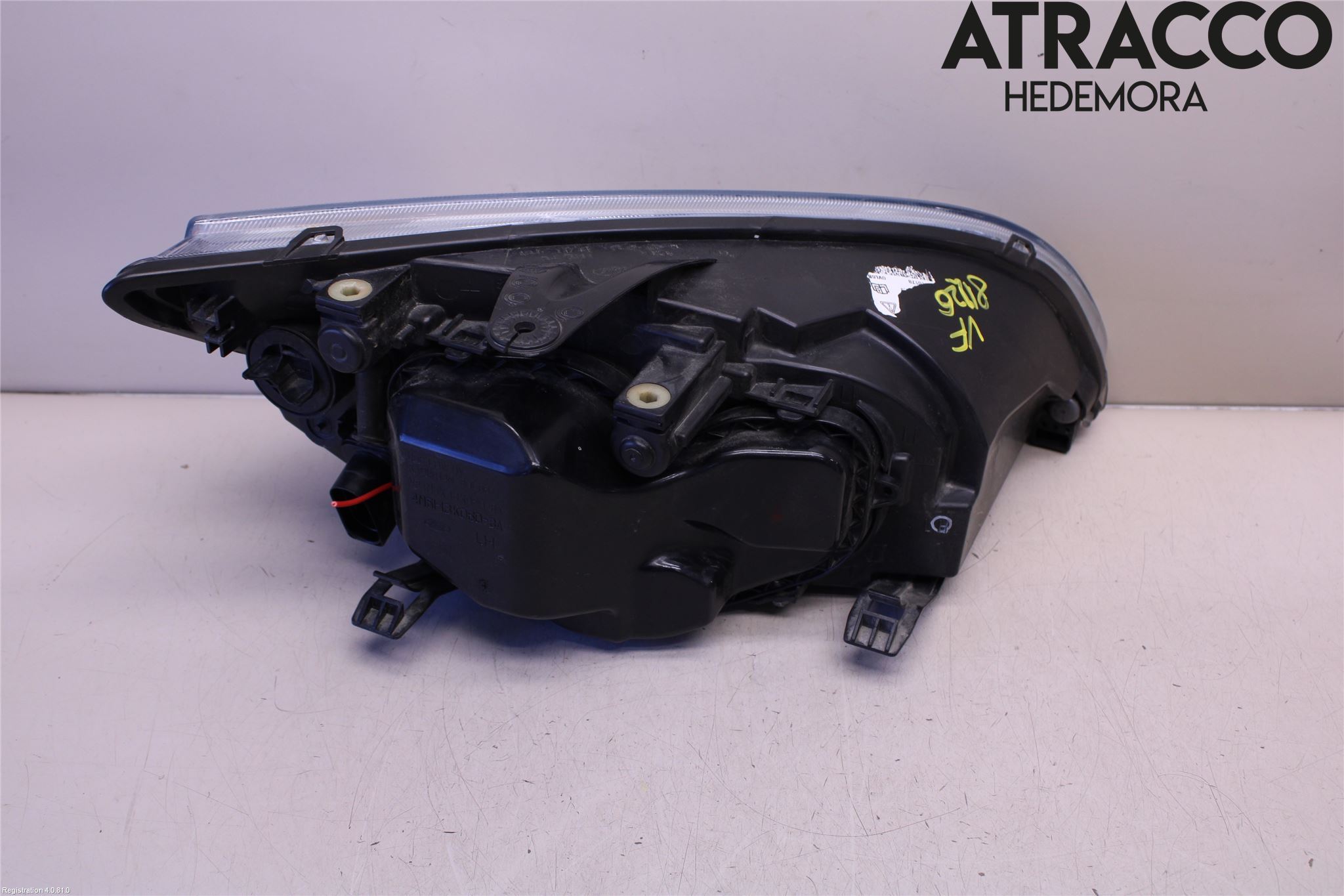 Ford FOCUS     04-07 Strålkastare Vänster