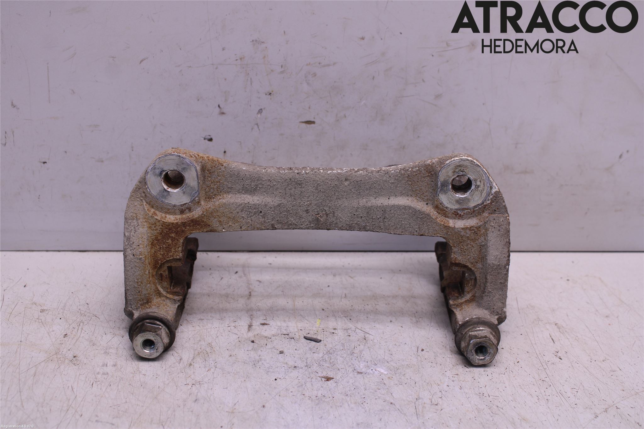 Toyota RAV4 19- Bromsokshållare