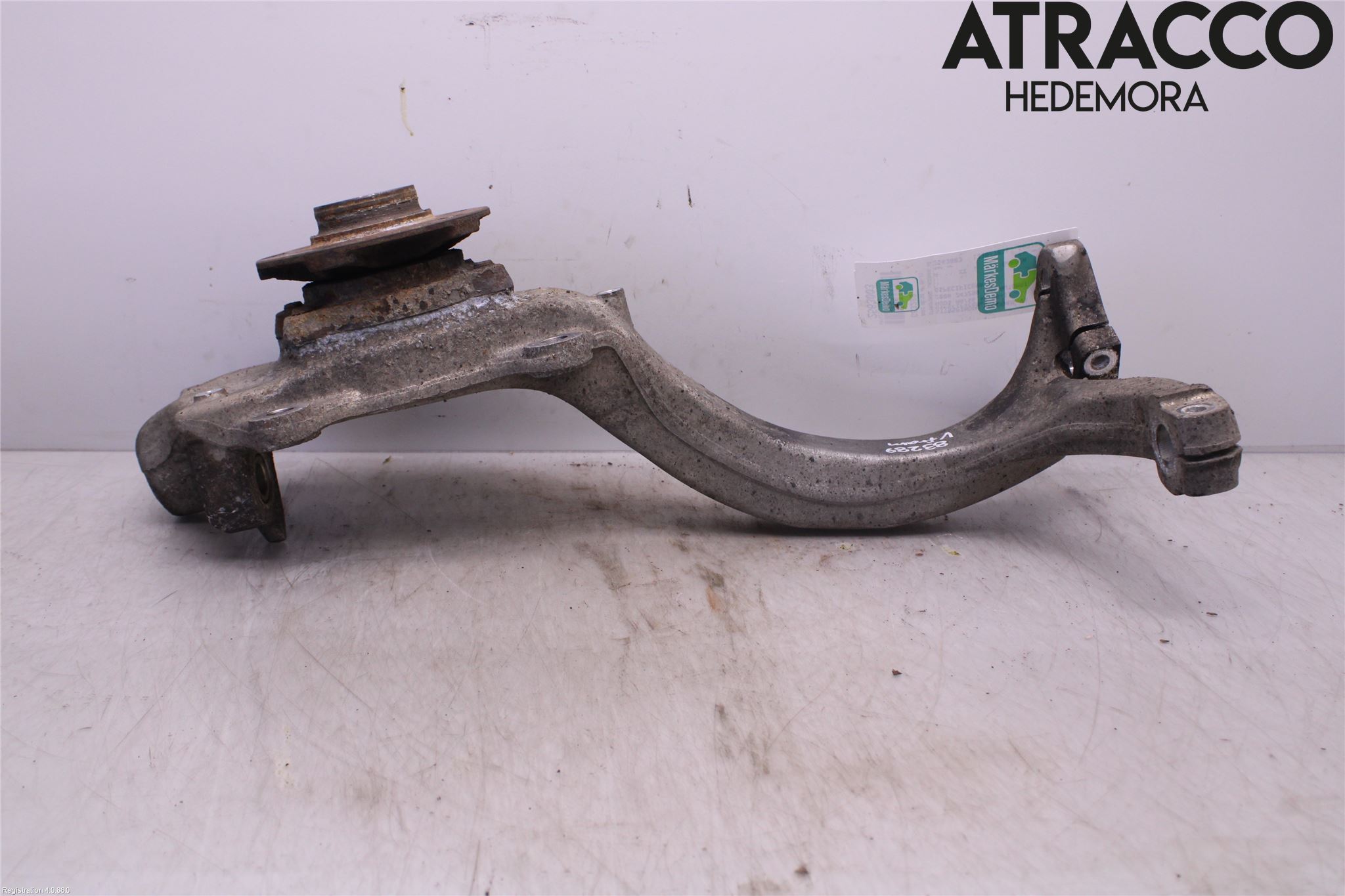 Audi A6/S6     05-11 Styrspindel Lagerhus Vä