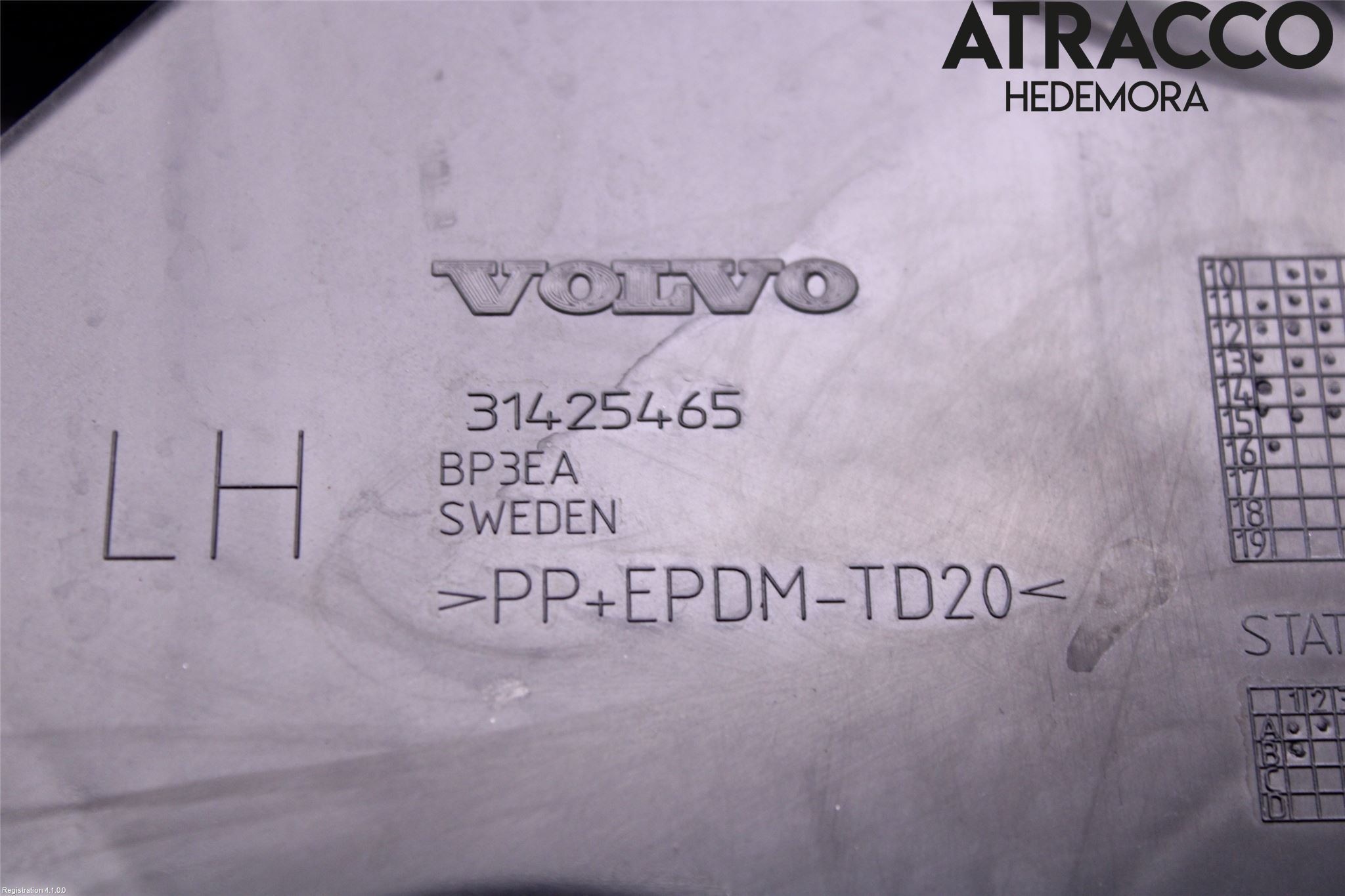 Volvo V60 14-18 Stötfångarfäste Bak Vä