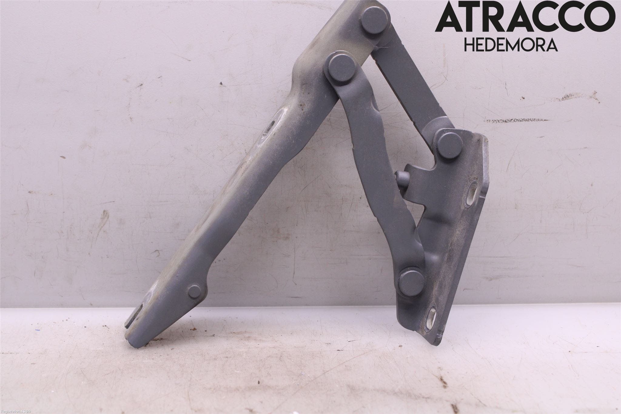 BMW 5 E60/61 Sed/Tou 02-10 Huvgångjärn