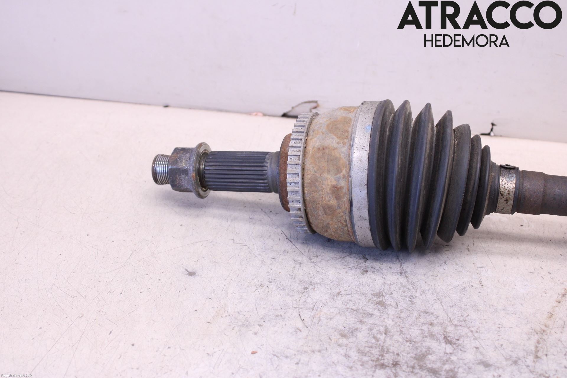 Nissan X-TRAIL     01-07 Drivaxel Fram Höger
