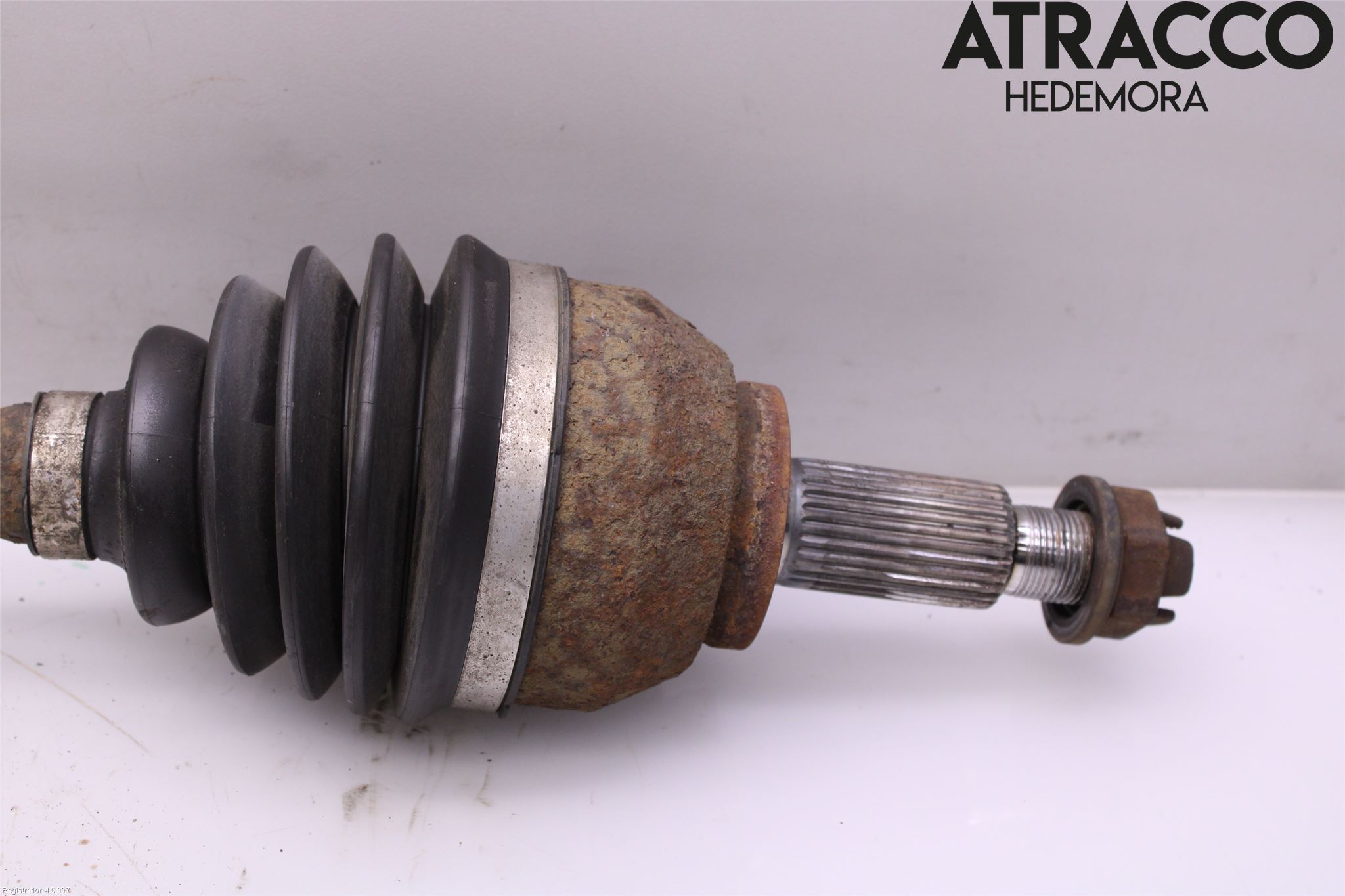 Nissan NV300 16-22 Drivaxel Fram Höger