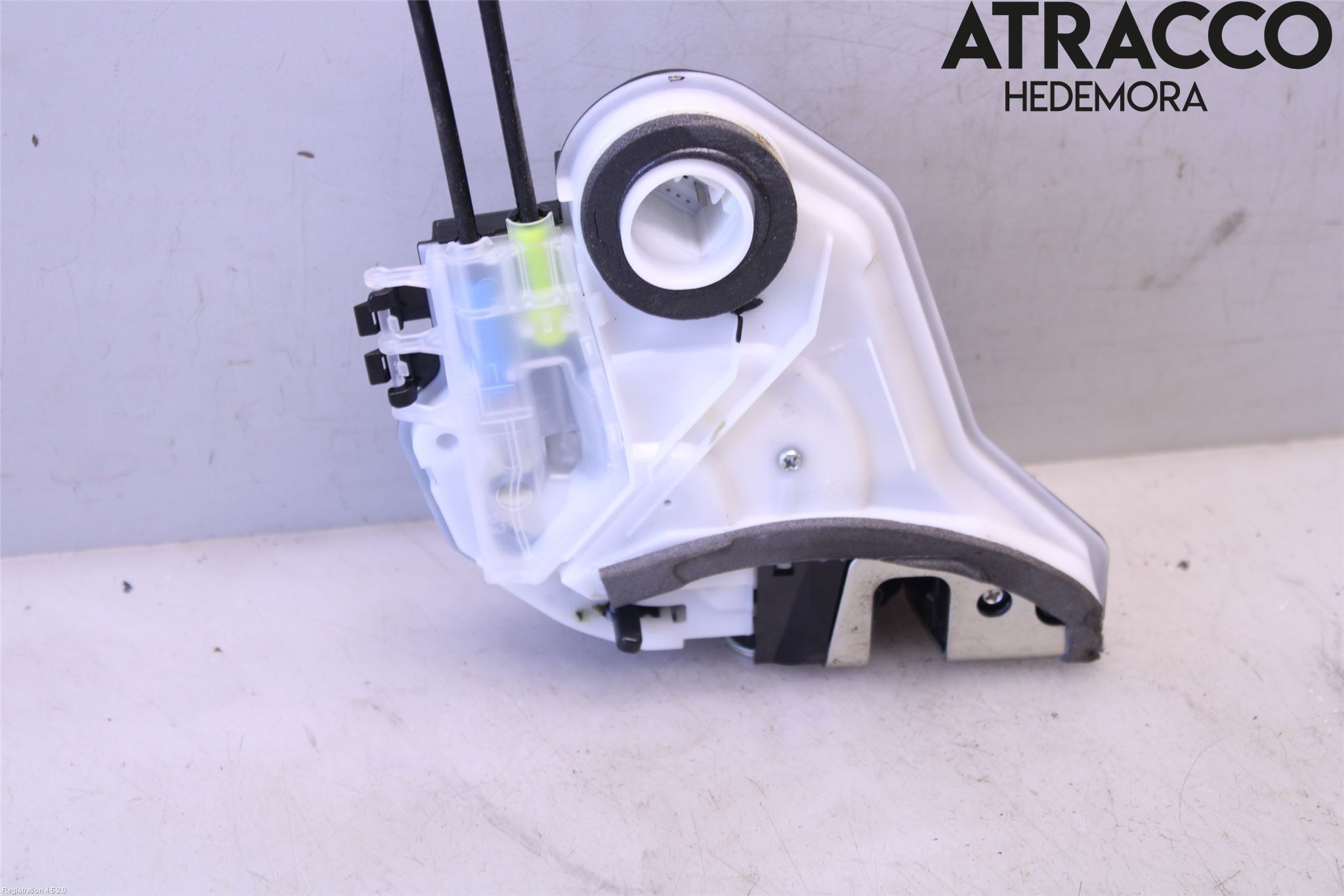 Toyota HILUX 16- Låskista-Dörrlås