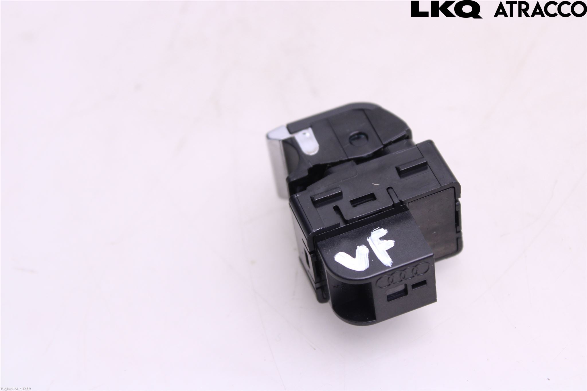 Audi A6 F2/C8 19- Strömställare Baklucka