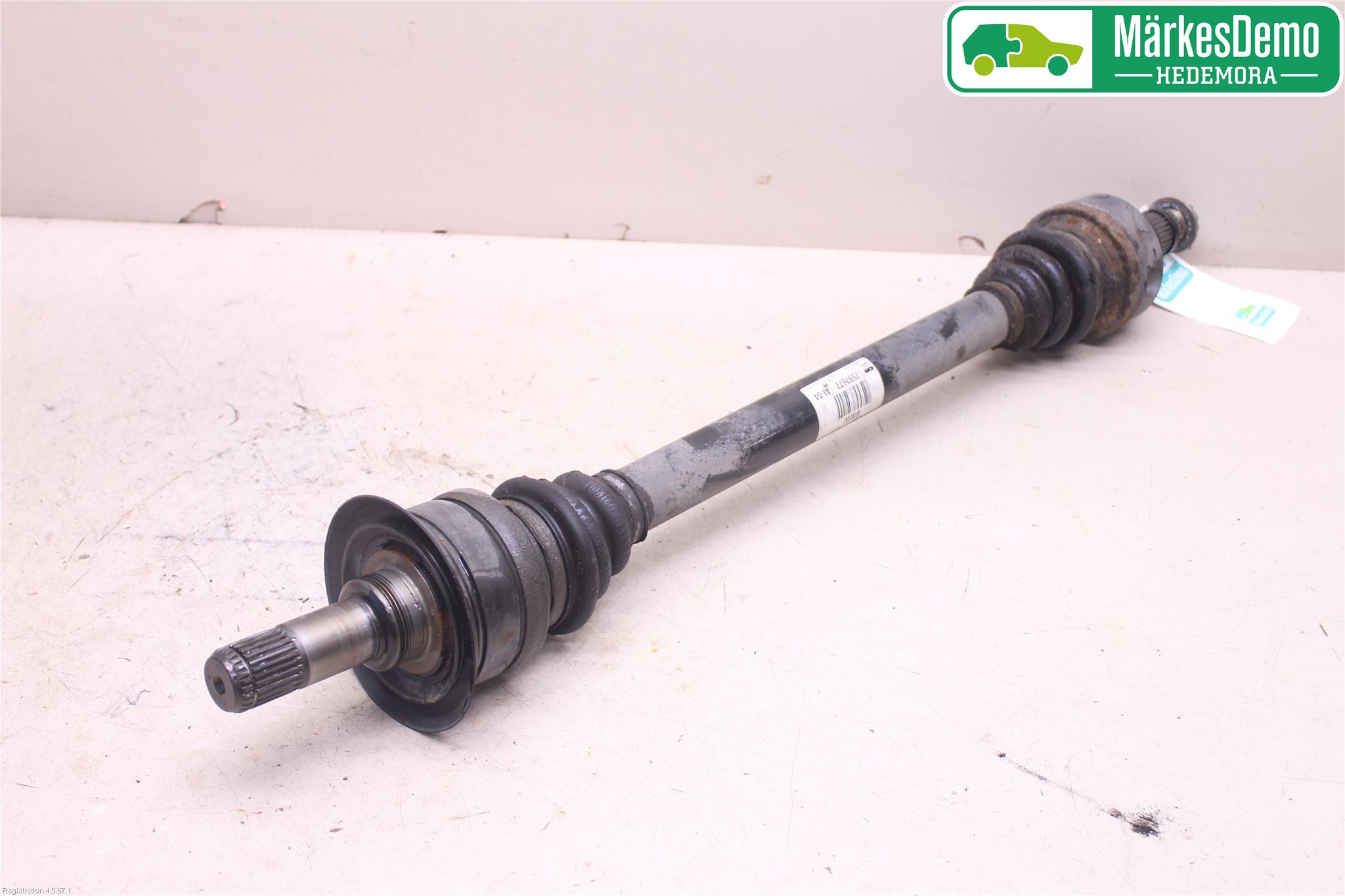 BMW 1 F20/F21 11-19 Drivaxel Bak Vänster