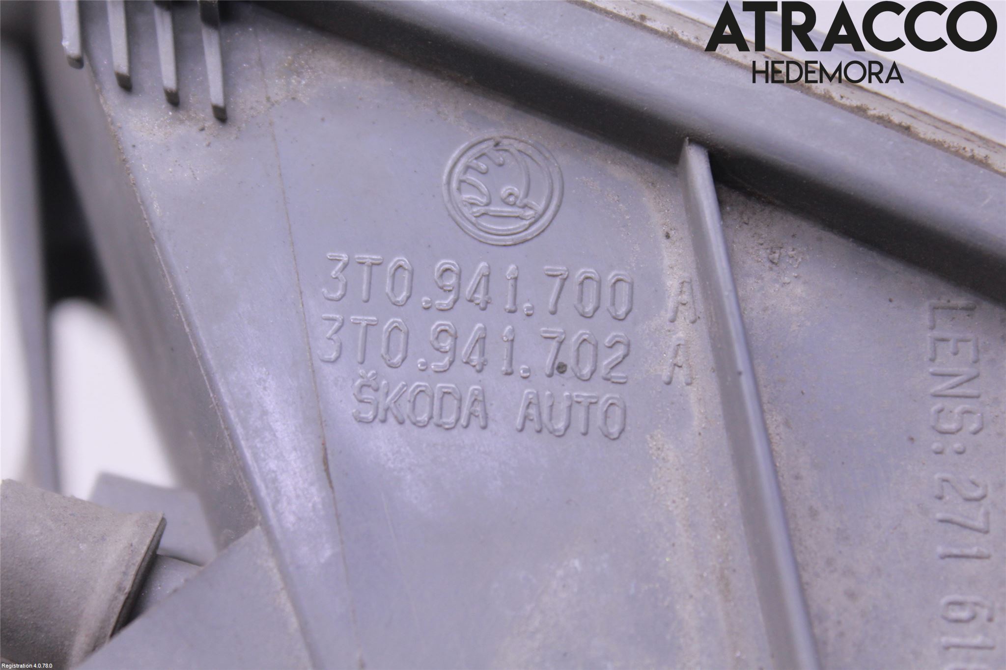 Skoda SUPERB 09-15 Dimljus-Varselljus Fram