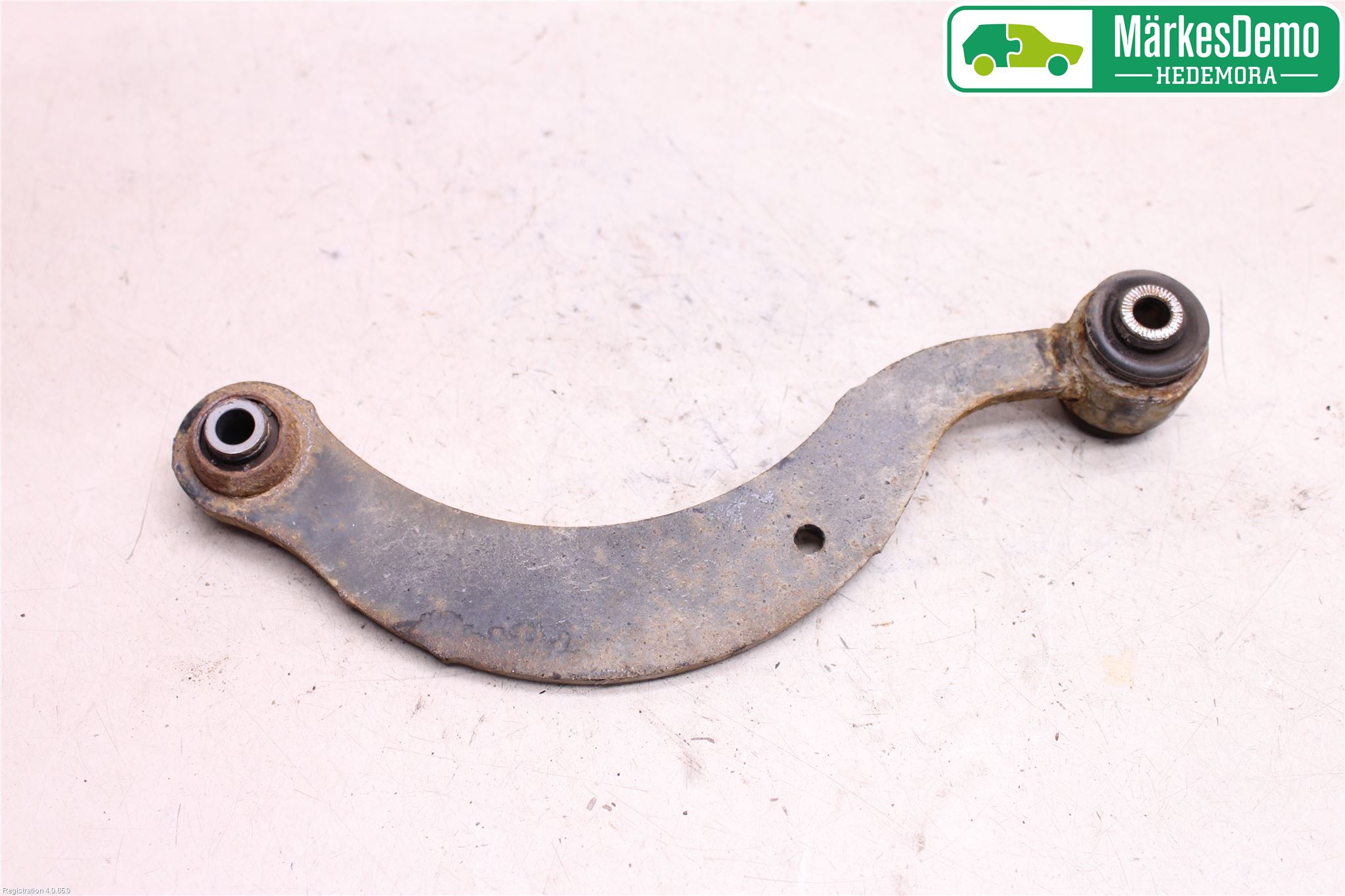 Toyota AVENSIS 16-18 Bärarm Bak Övre Vänster