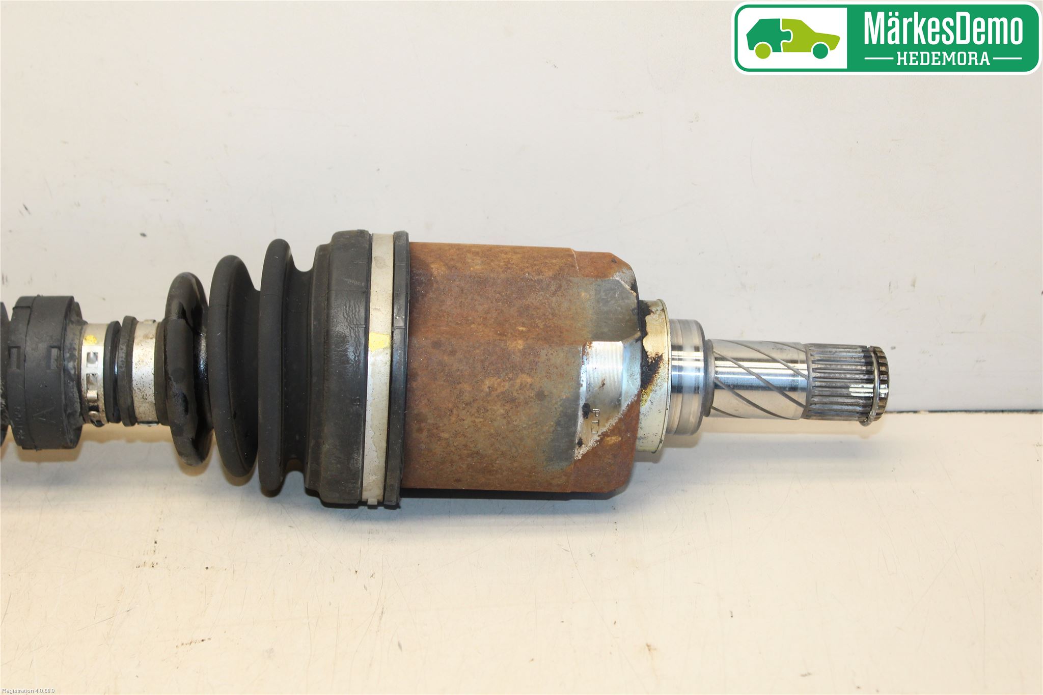Nissan QASHQAI+2  10-14 Drivaxel Fram Vänster