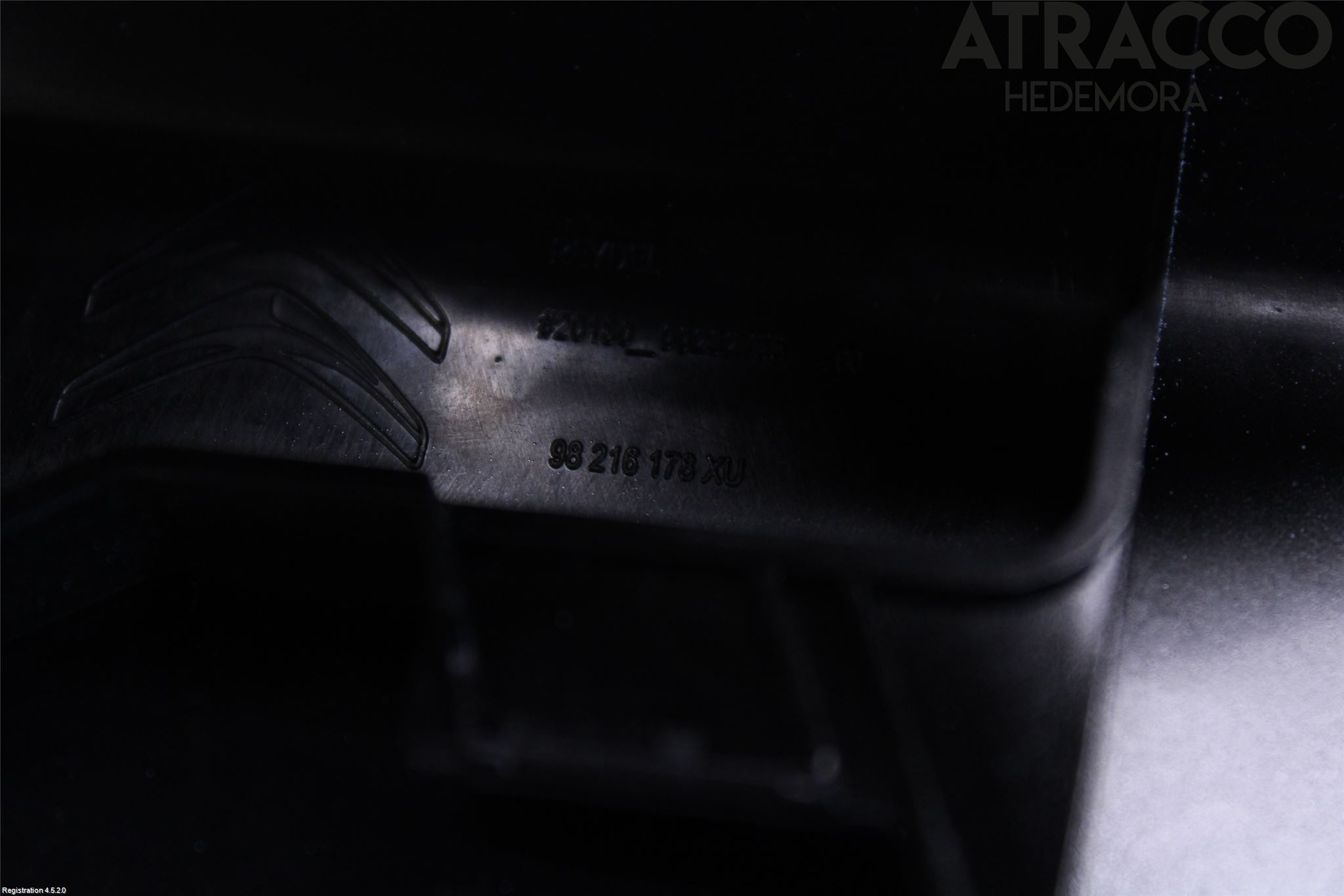 Citroen C4 CACTUS 14-20 Instrumentkonsoll Mitt