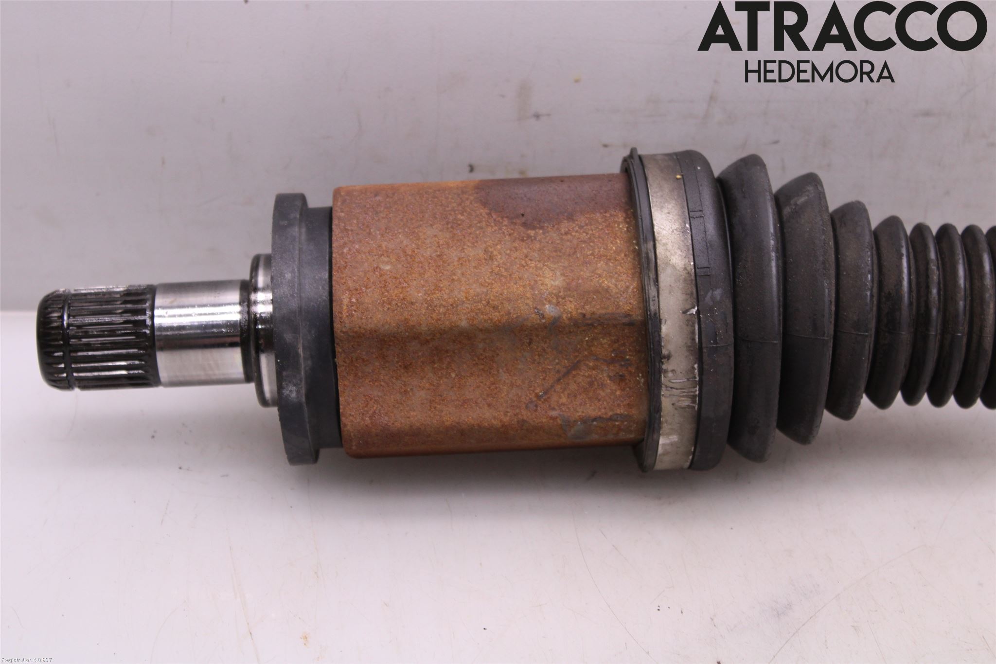 BMW 3 F30/F31/F80 12-19 Drivaxel Fram Vänster