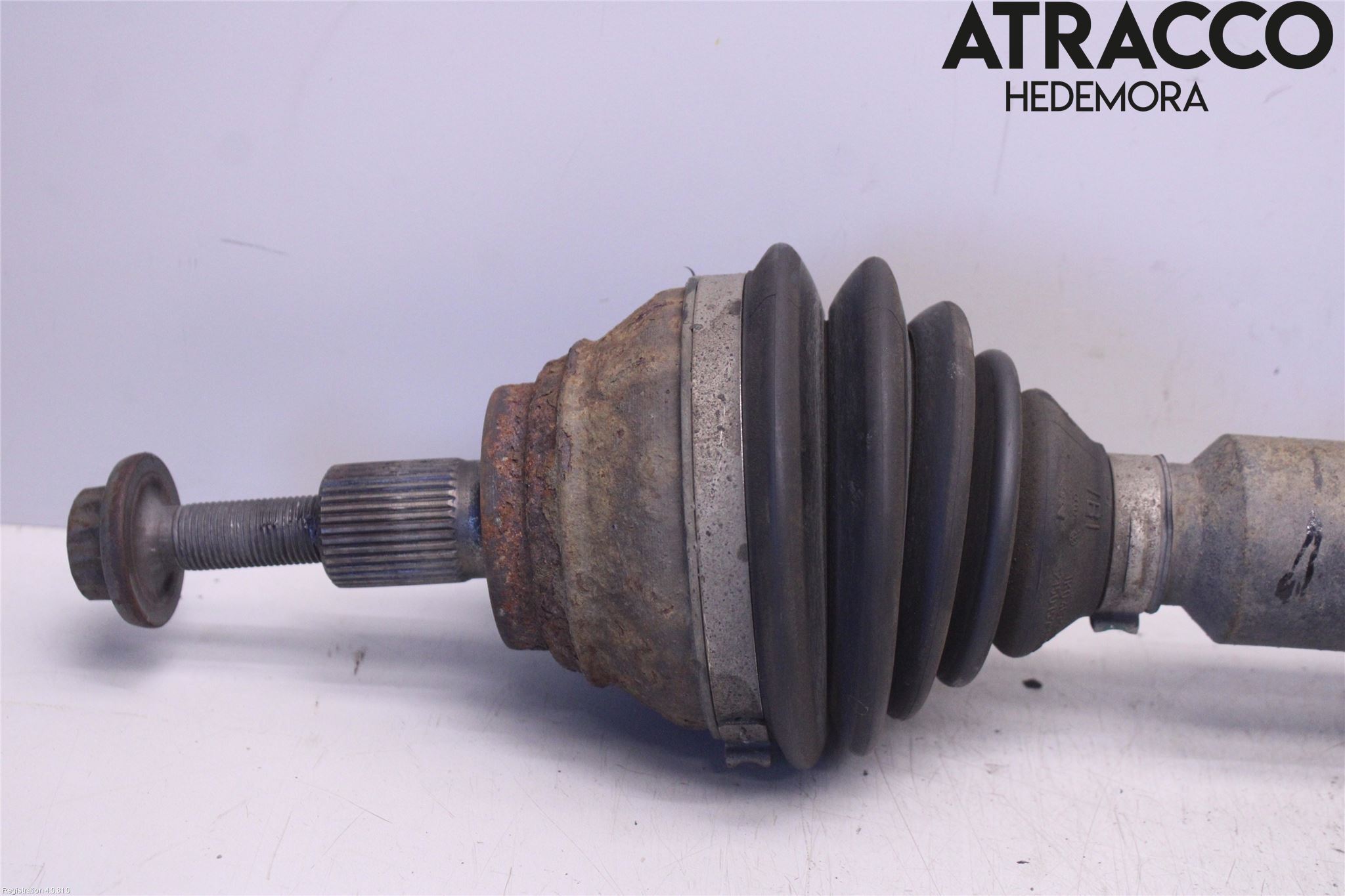 Volkswagen VW PASSAT 11-14 Drivaxel Fram Höger
