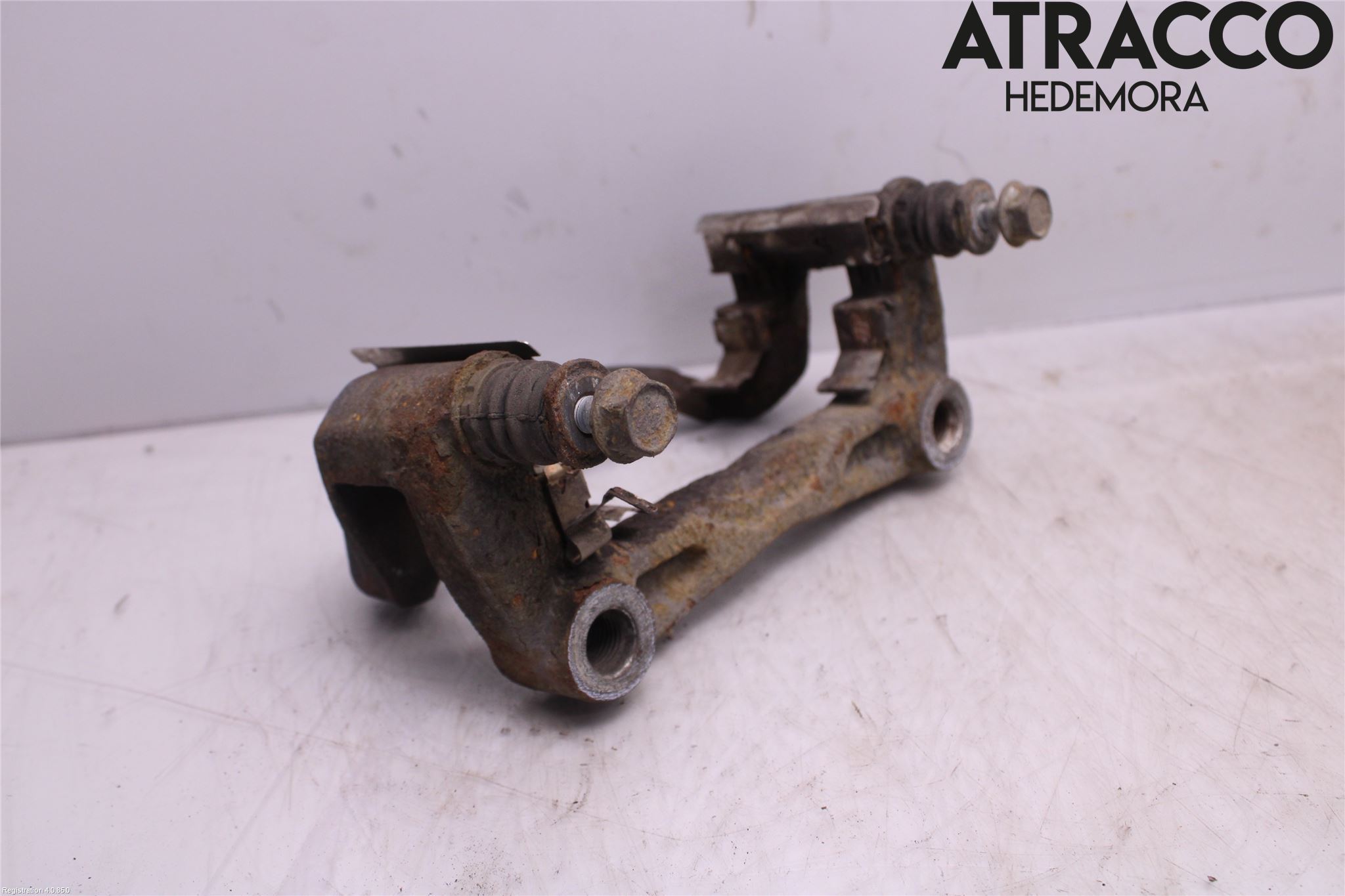 Nissan PULSAR Bromsokshållare