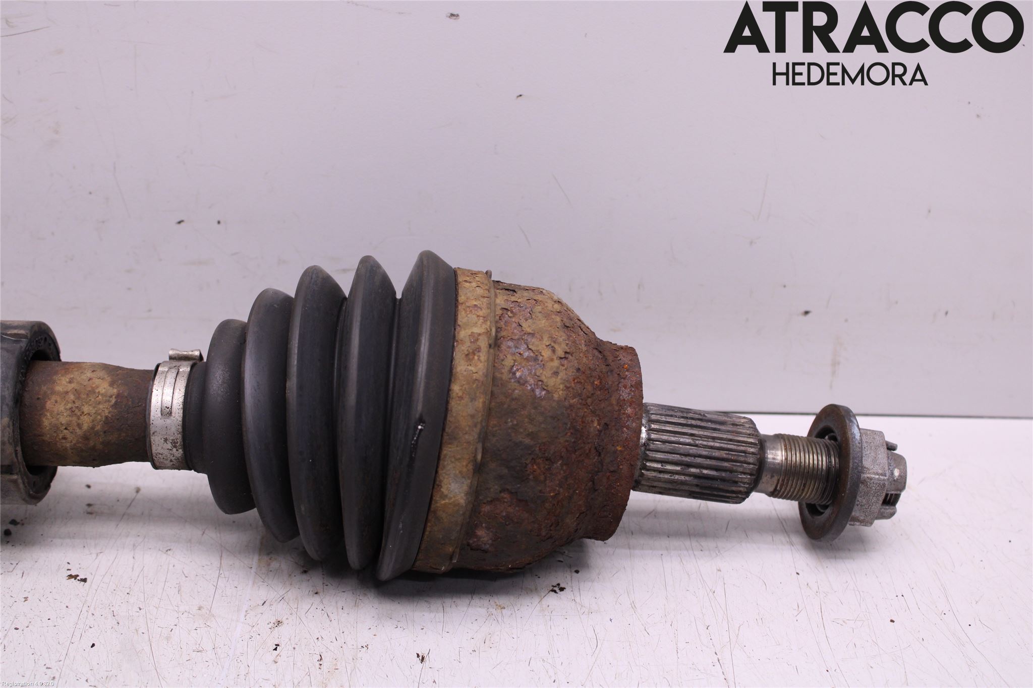 Ford FOCUS 11-14 Drivaxel Fram Vänster