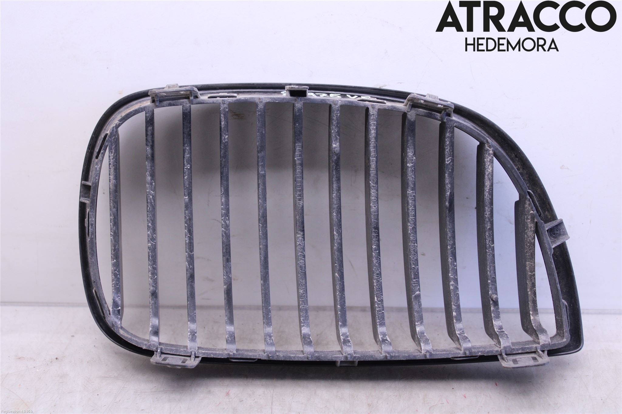 BMW 1 E87/81 5D/3D 03-11 Grilldel Vänster