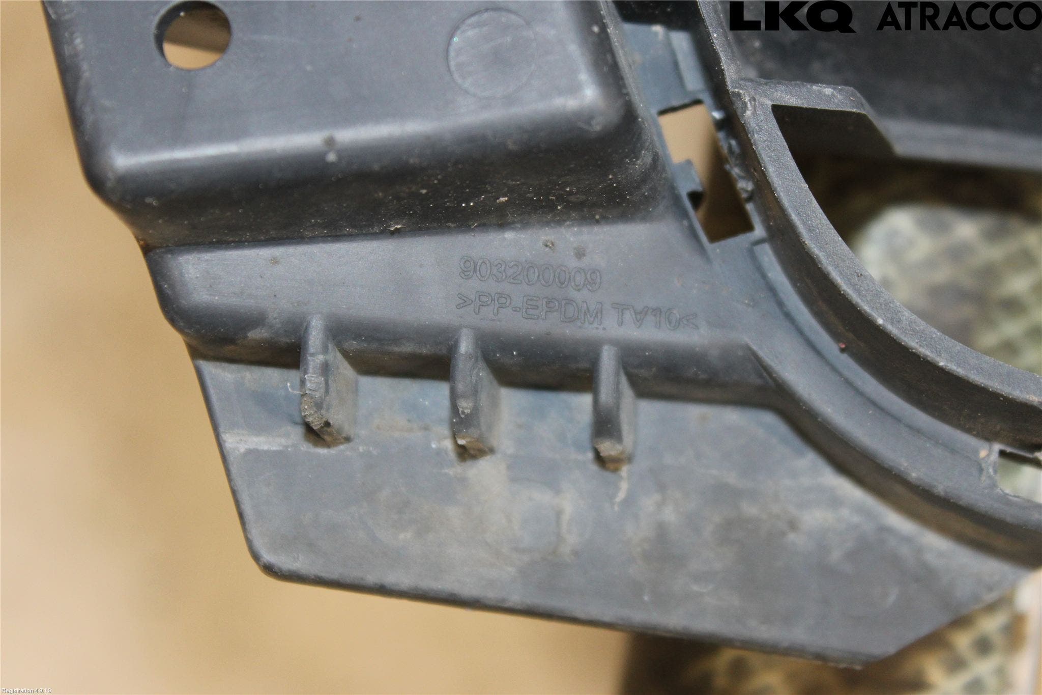 Opel INSIGNIA 09-16 Grilldel Mitt