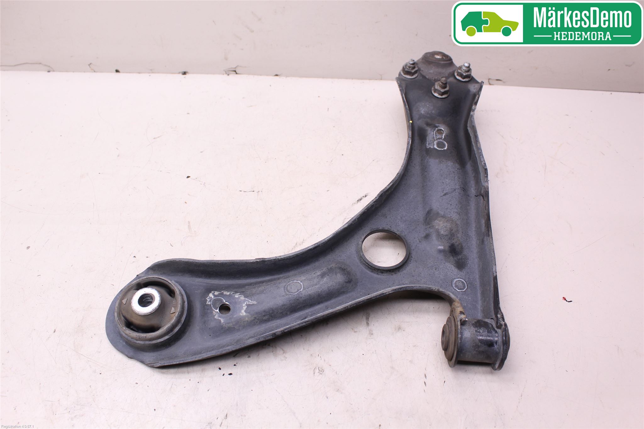 Volkswagen VW UP! / E-UP! Bärarm Fram Undre Hö