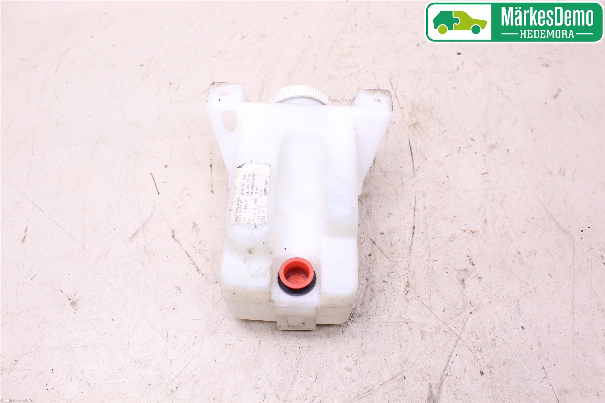 Mopedbil Microcar MICROCAR M. GO Spolartank Vindruta