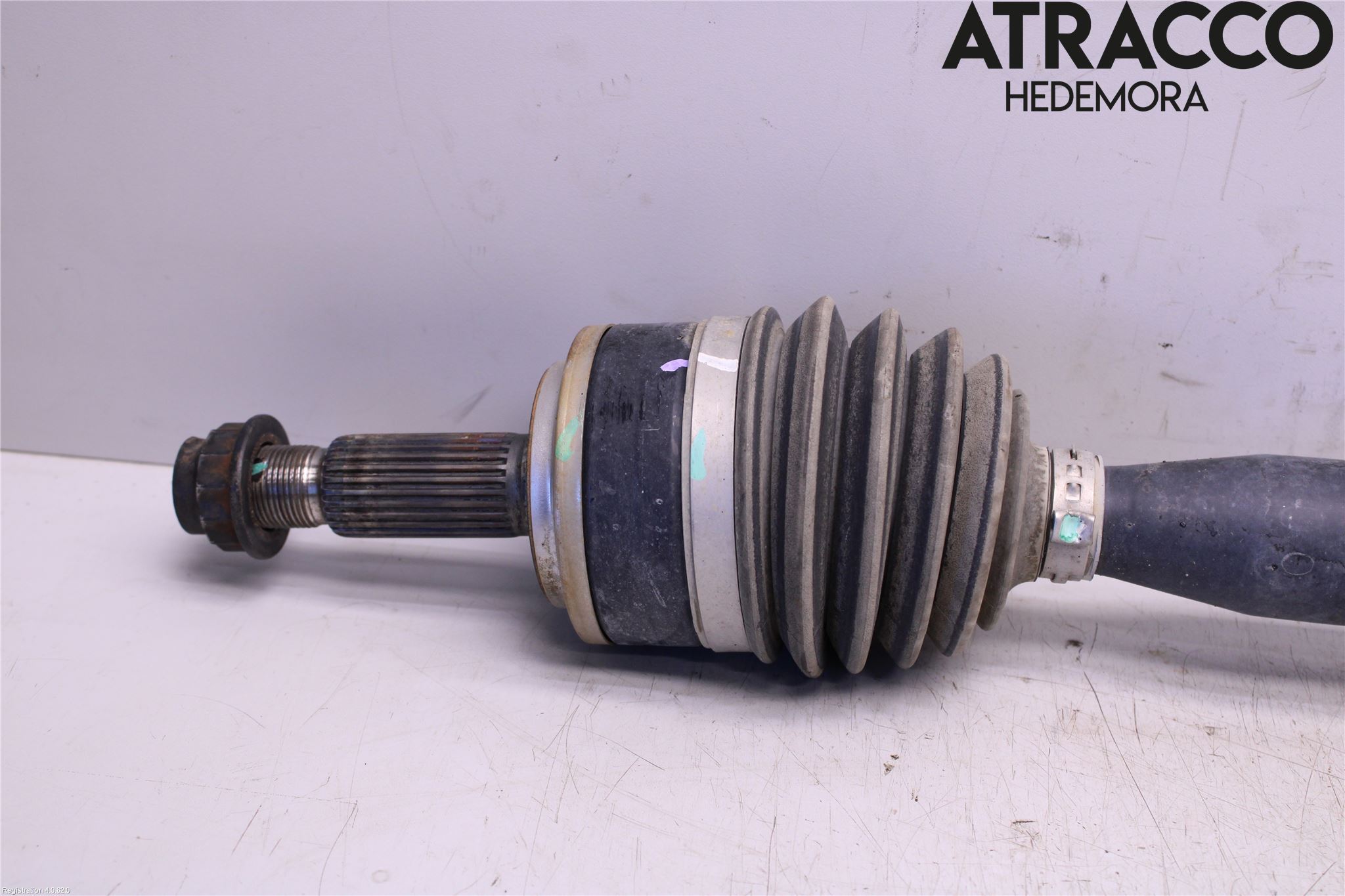 Toyota C-HR 16-23 Drivaxel Fram Höger