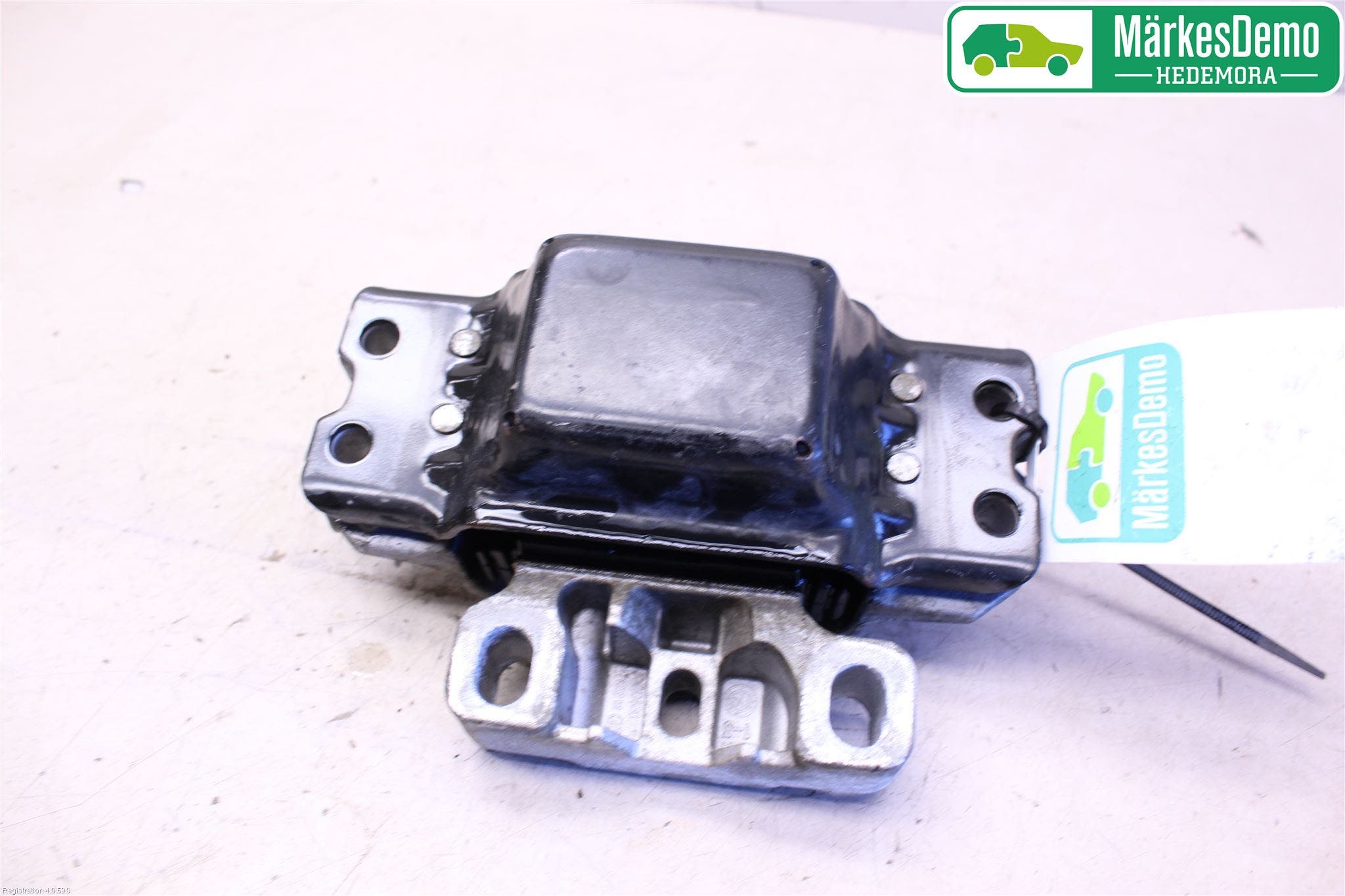 Volkswagen VW TOURAN 03-10 Motorfäste