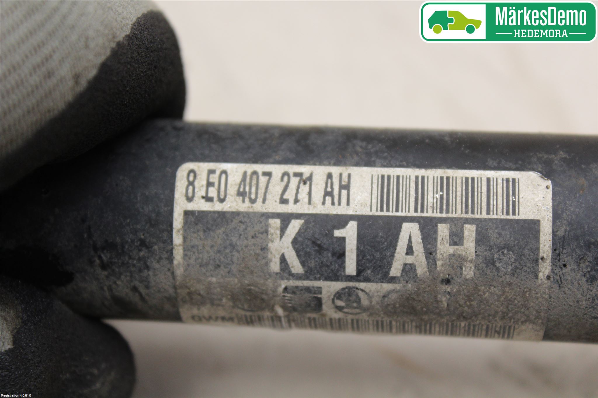 Audi A4/S4 01-05 Drivaxel Fram Vänster