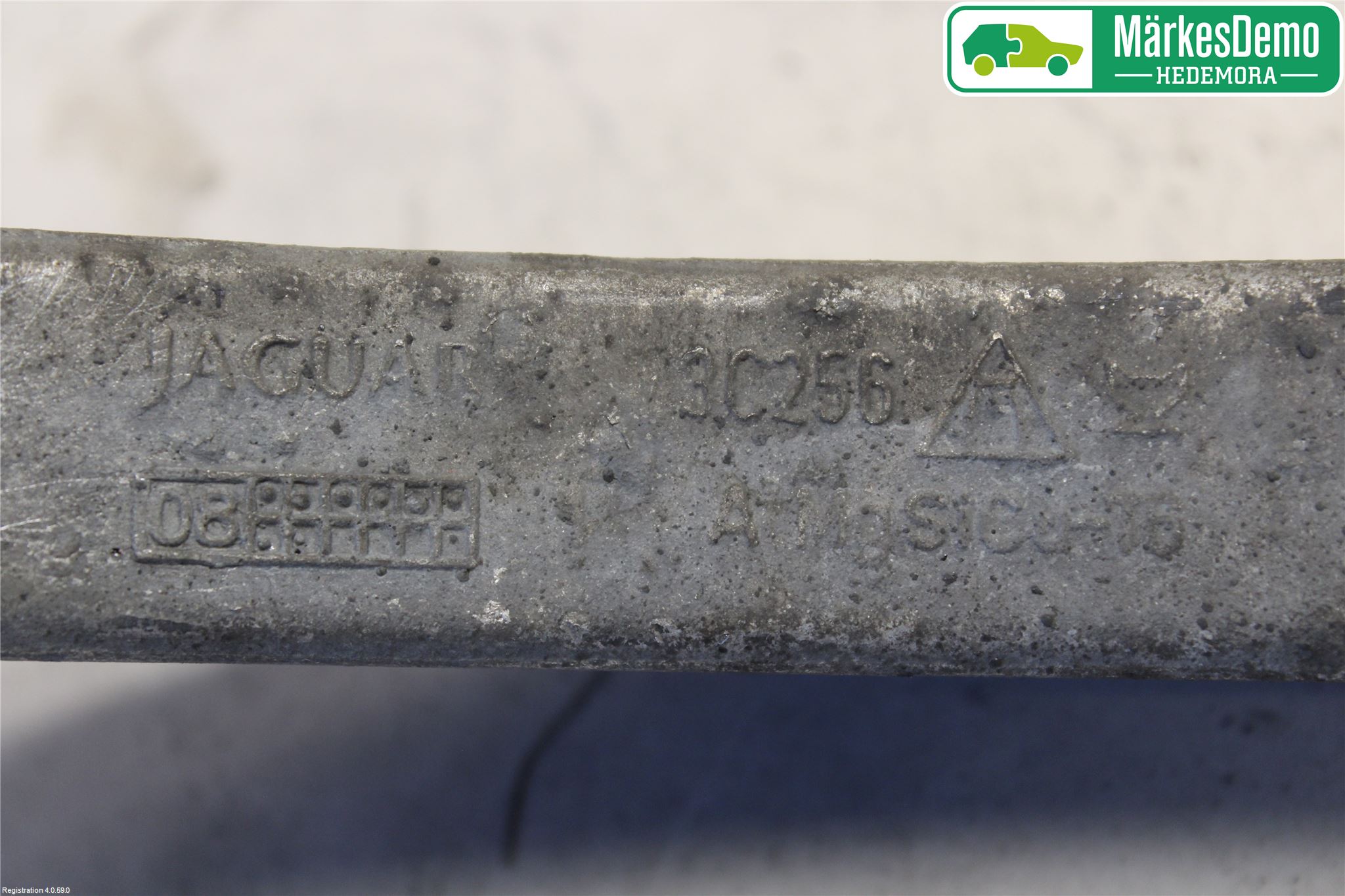 Jaguar XF 08-15 Bärarm Fram Undre Vä