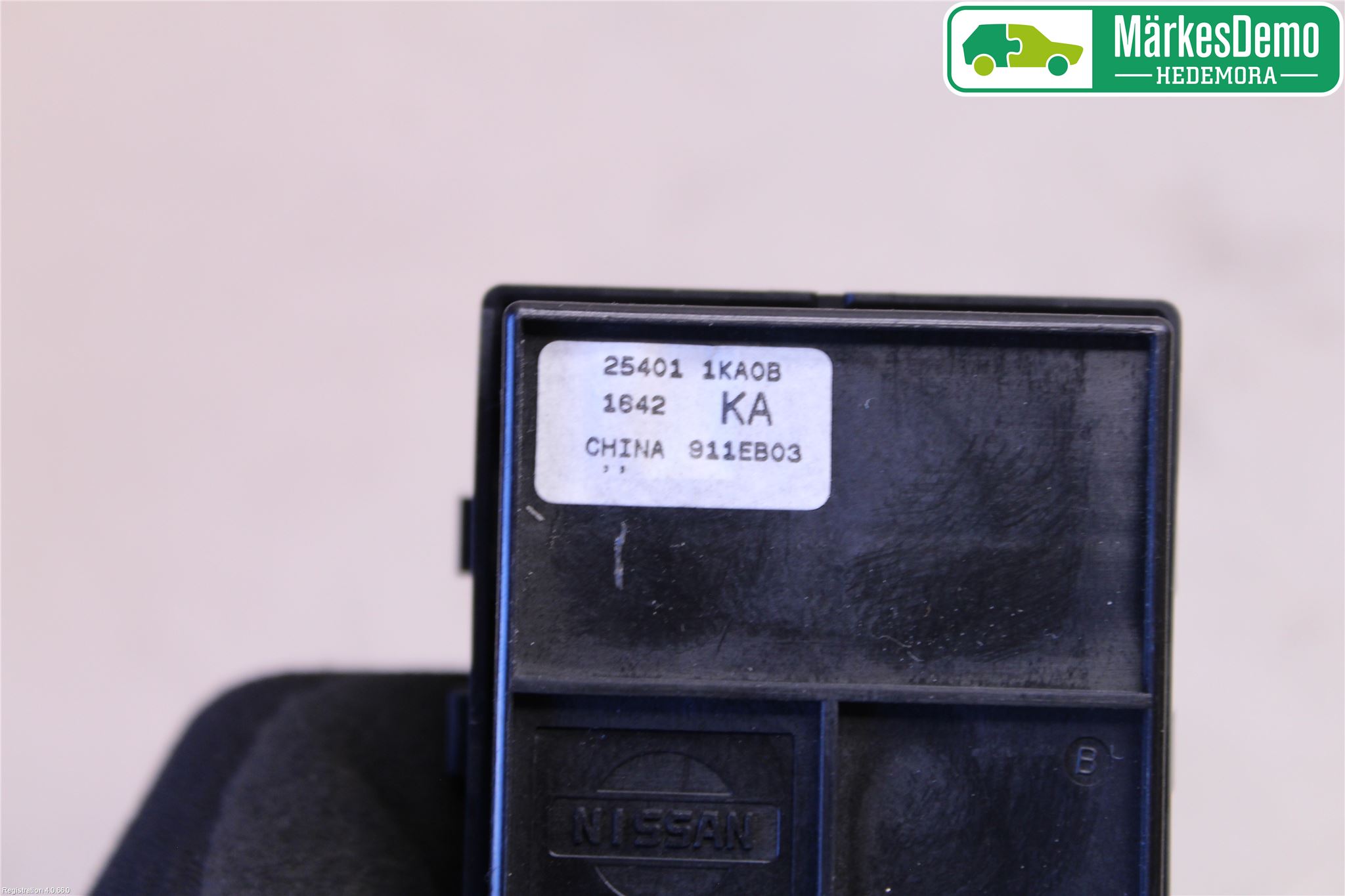 Nissan JUKE 10-14 Strömställare Elhiss