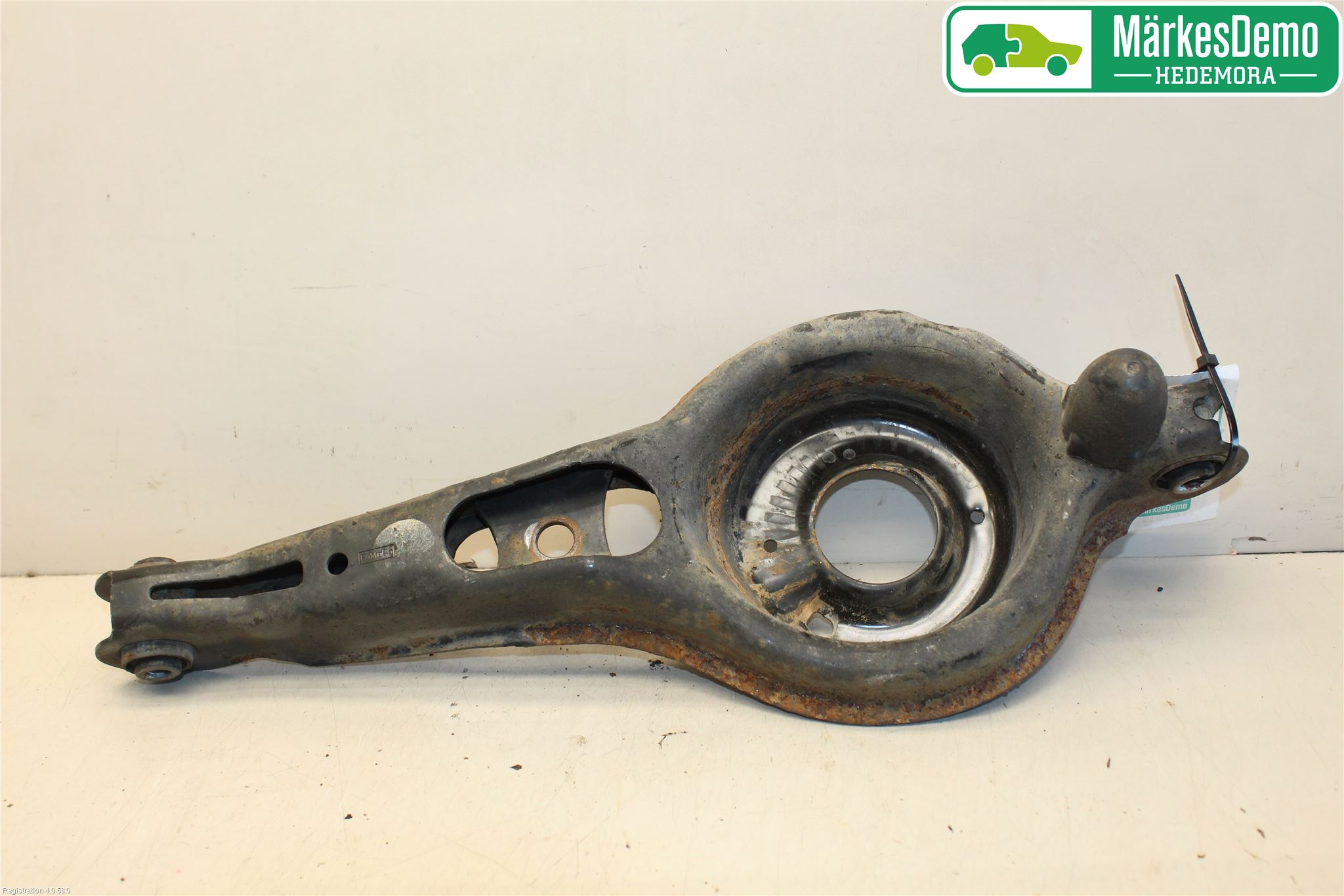 Volvo V40 12-19 Bärarm Bak Vänster