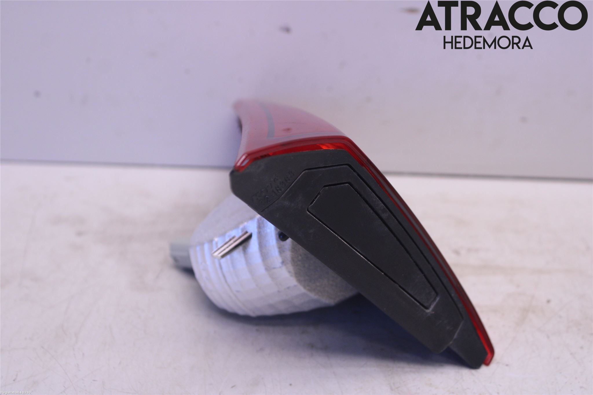 Mazda 2 (DJ) 15-22 Bakljus Lucka Vä