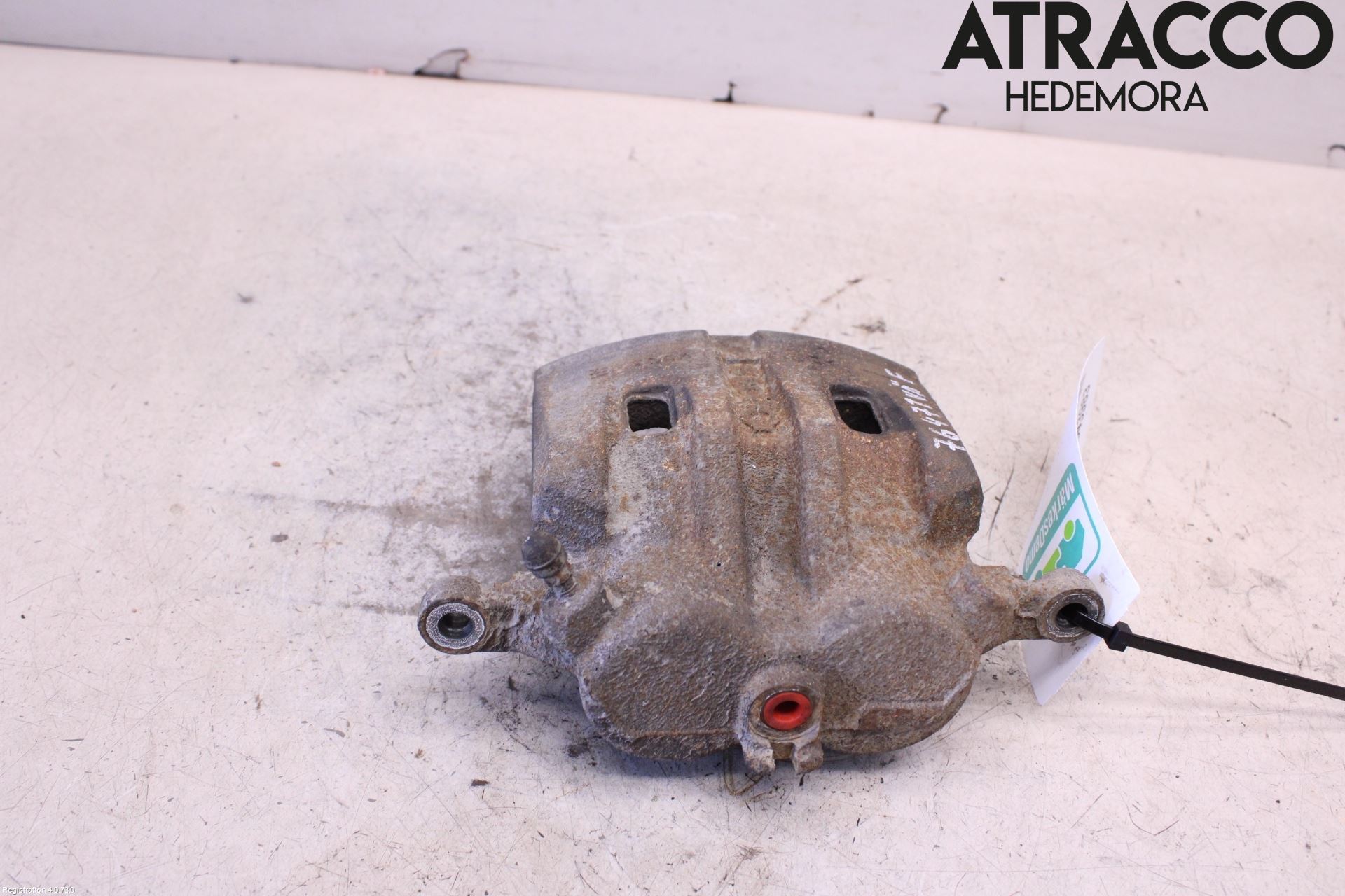 Nissan X-TRAIL     01-07 Bromsok Fram Vänster