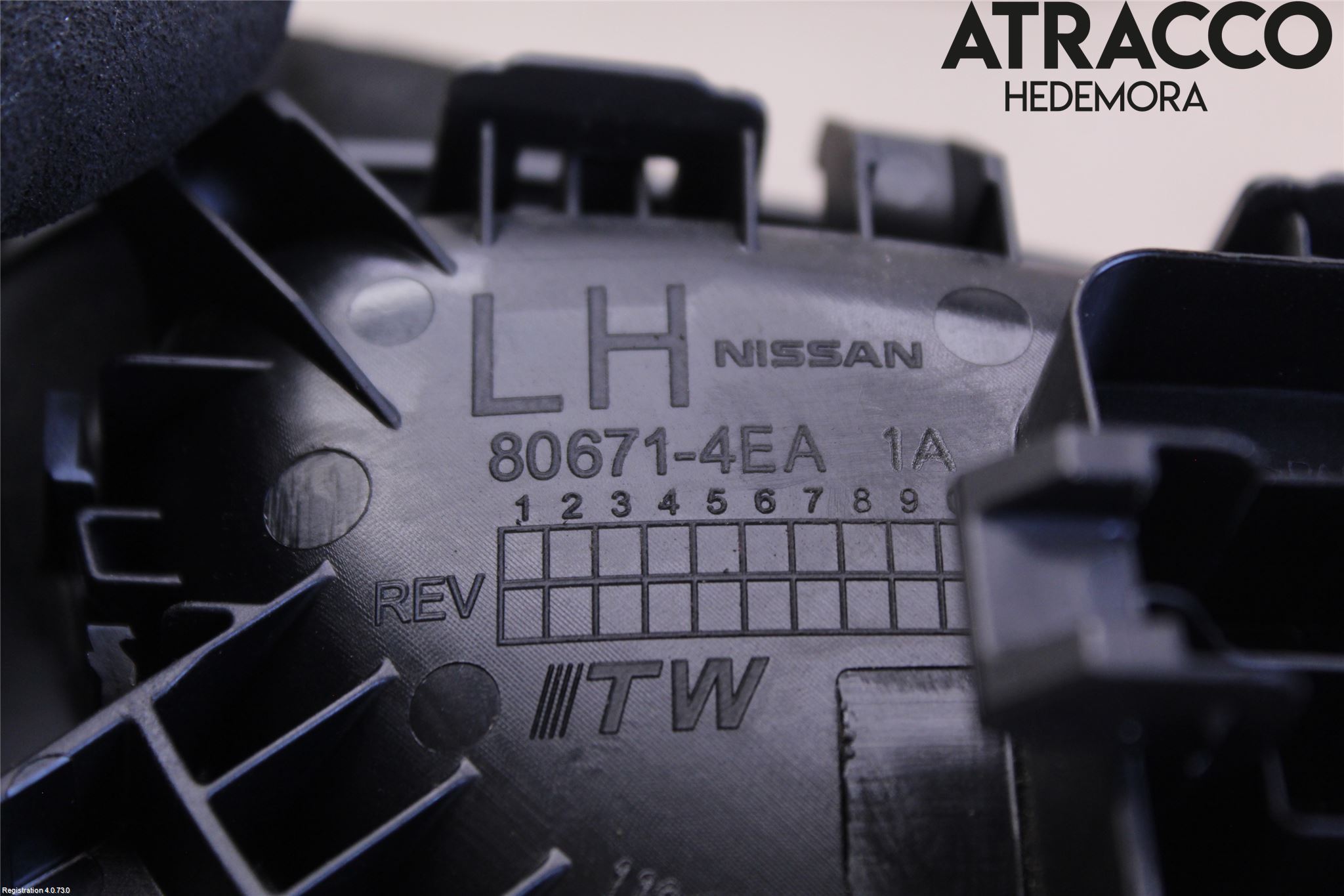Nissan NAVARA, TREK-1 17-21 Dörrhandtag Inre Vä