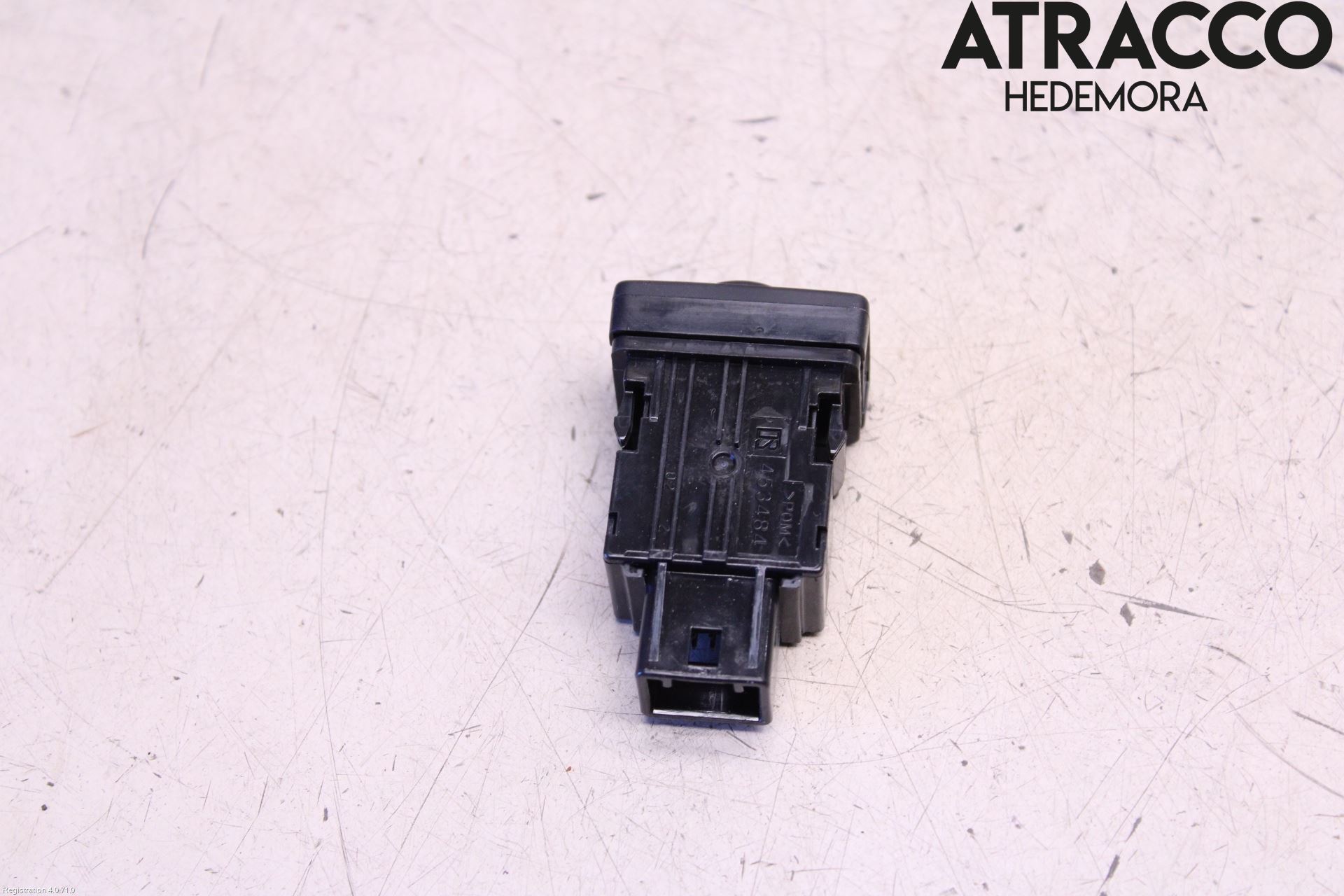 Toyota AVENSIS 16-18 Strömställare Stolvärme