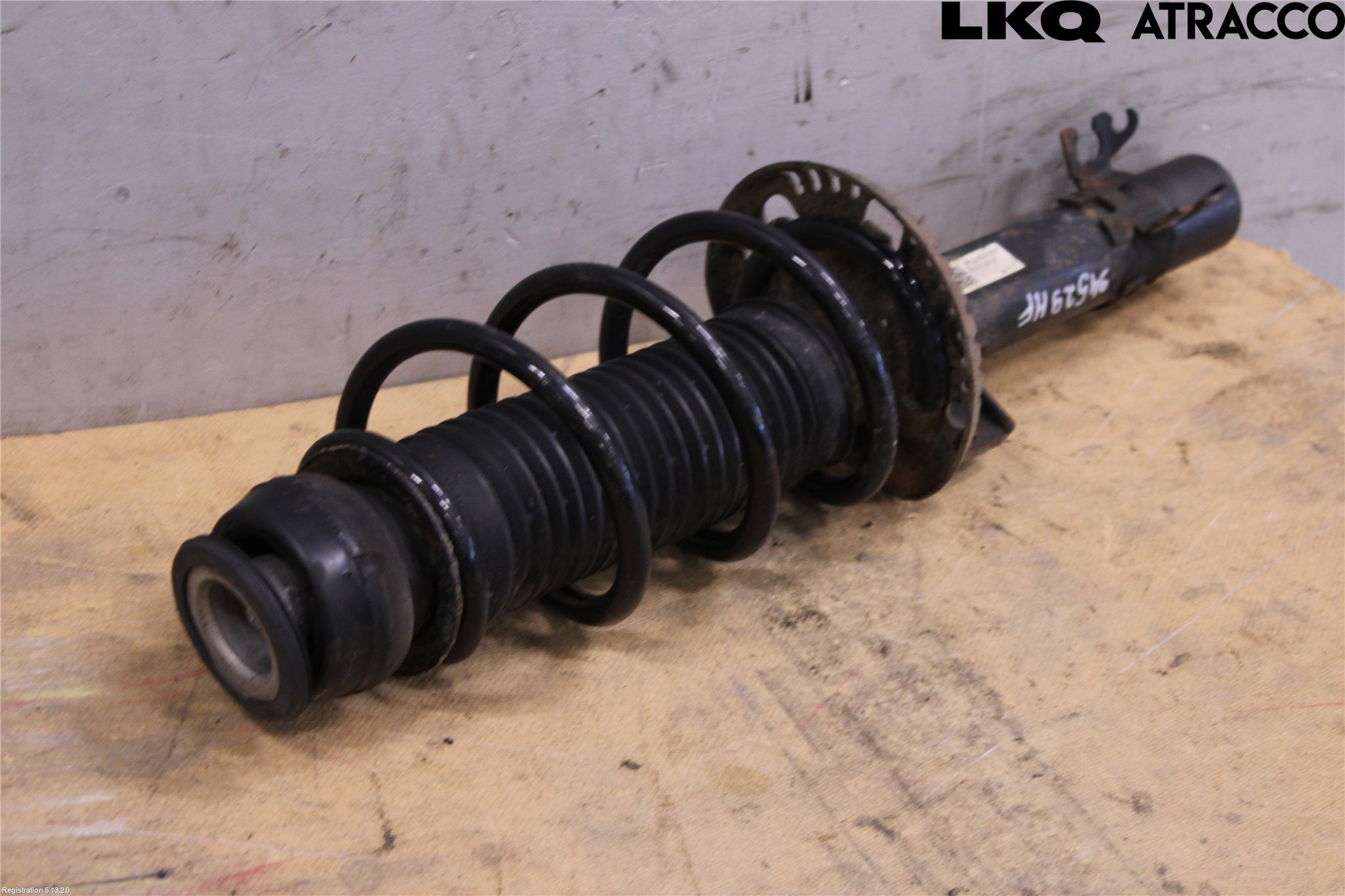 Volkswagen VW POLO 10-17 Fjäderben Fram Höger