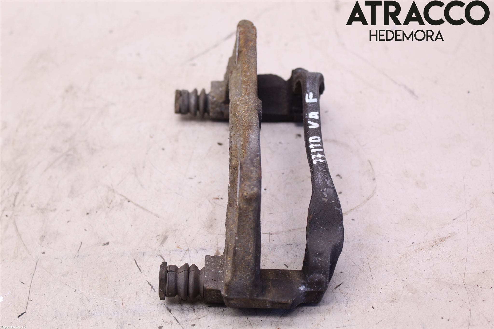 Toyota AVENSIS 16-18 Bromsokshållare