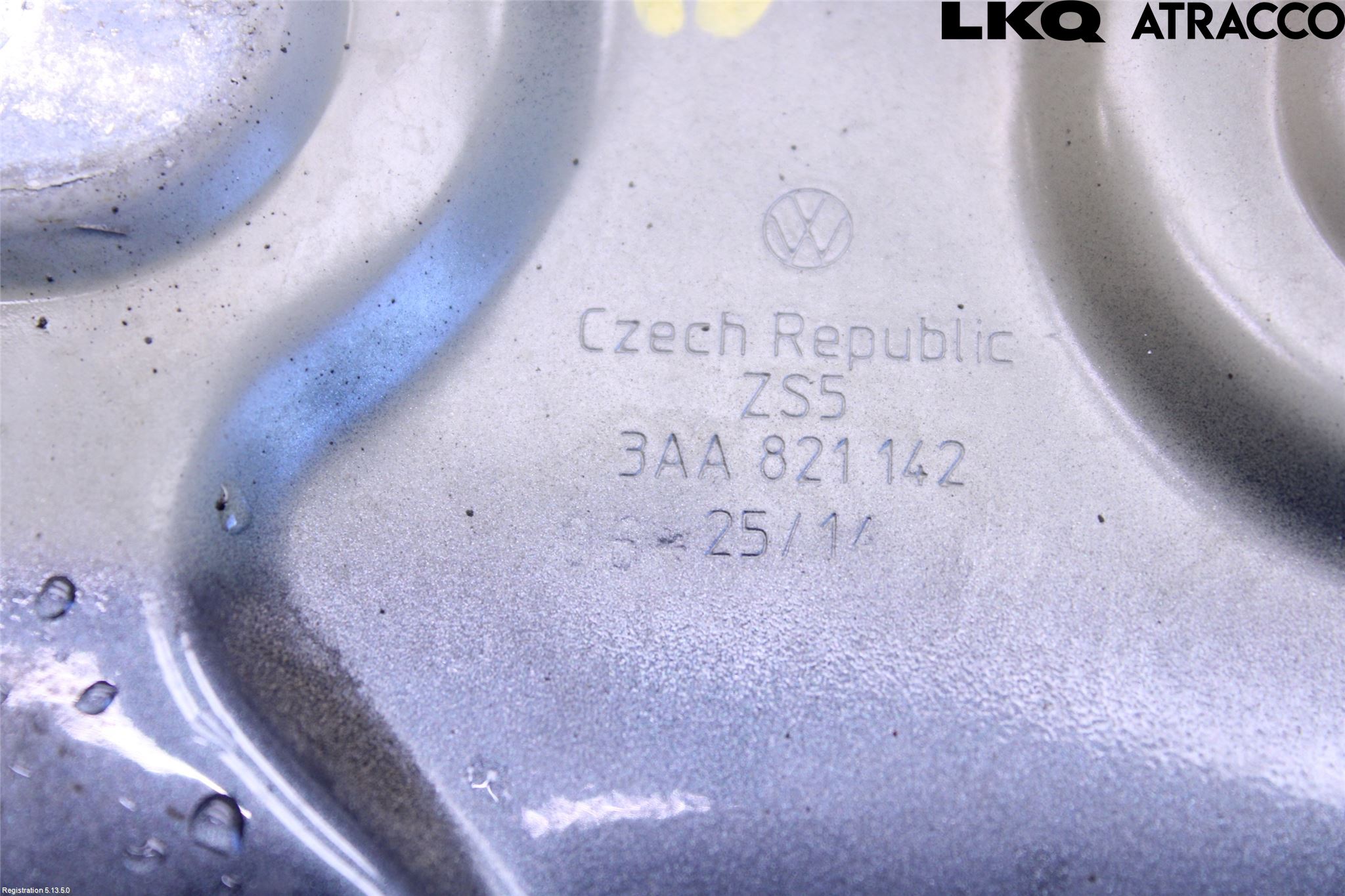 Volkswagen VW PASSAT 11-14 Skärmfäste Fram Hö