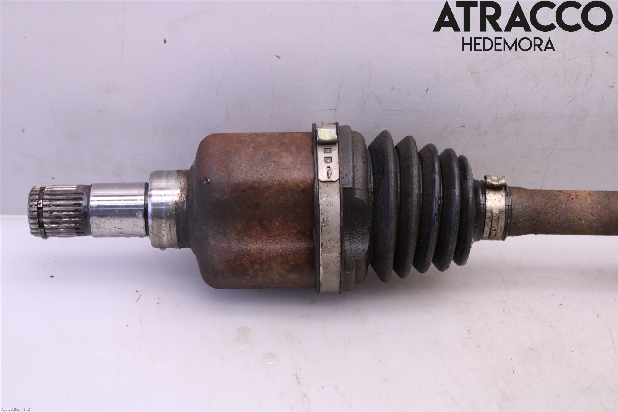 Ford FOCUS 15-18 Drivaxel Fram Vänster