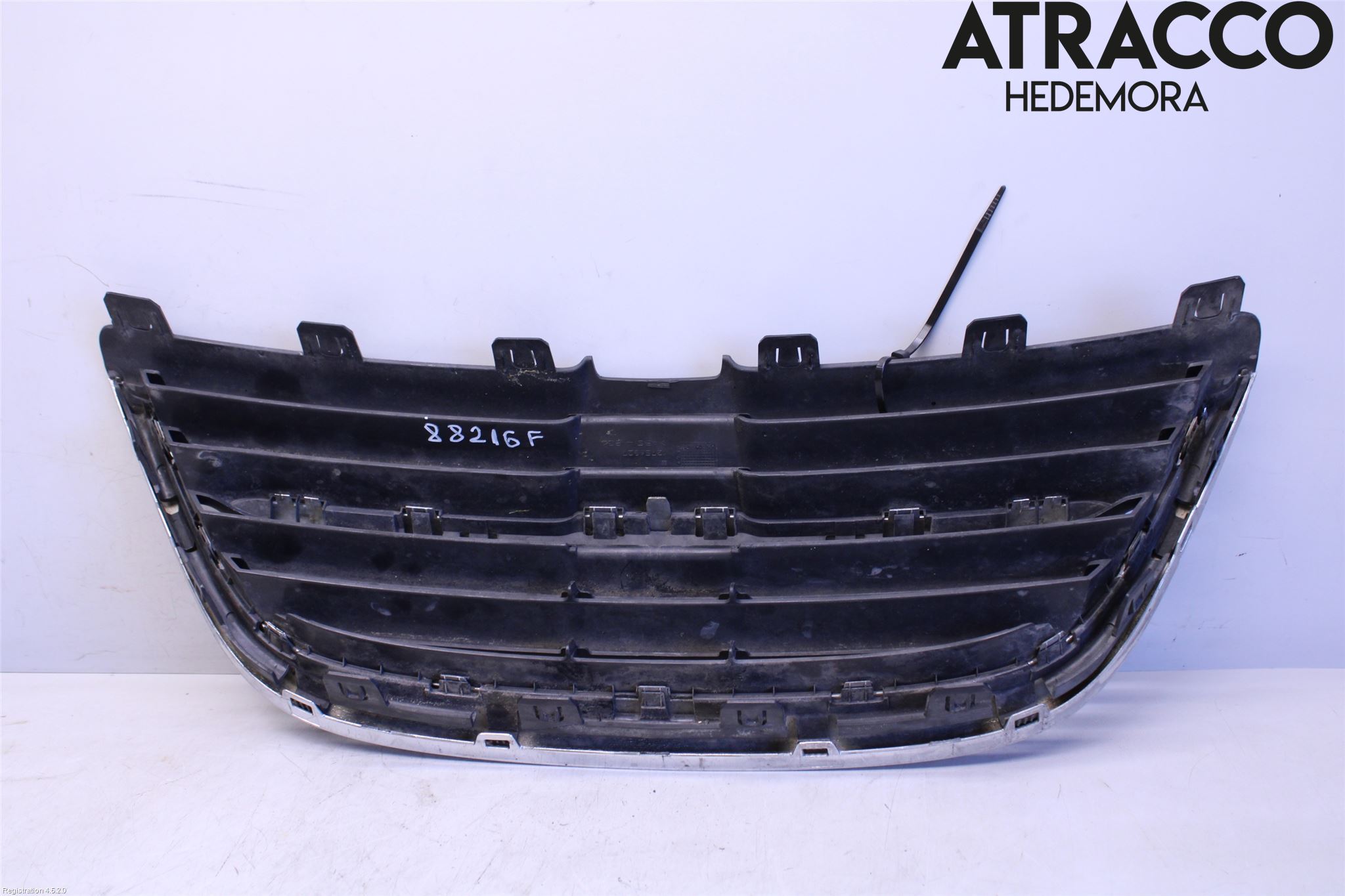 Saab 9-5     06-10 Grilldel Mitt