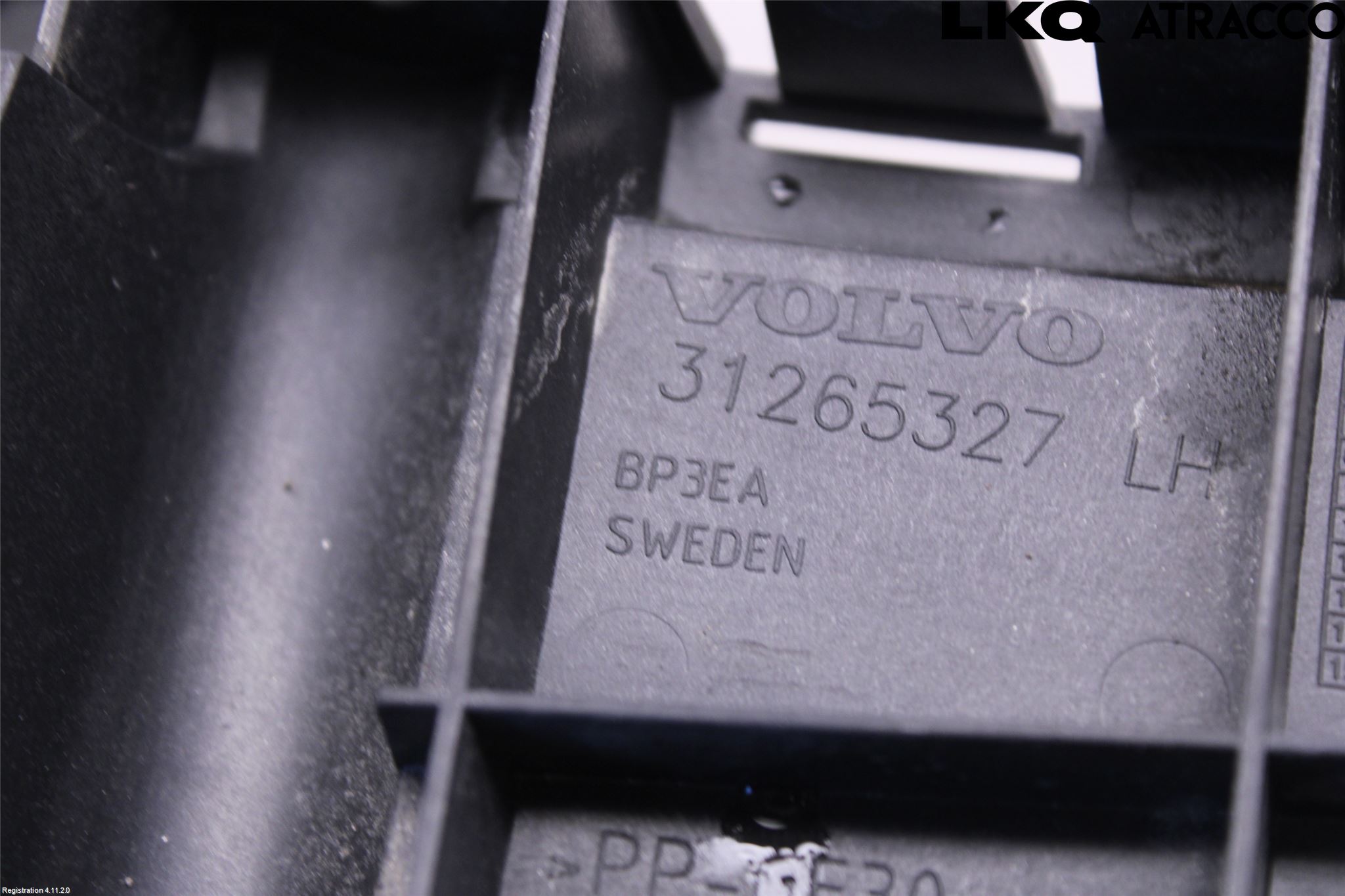 Volvo V70 08-13 Stötfångarfäste Bak Vä