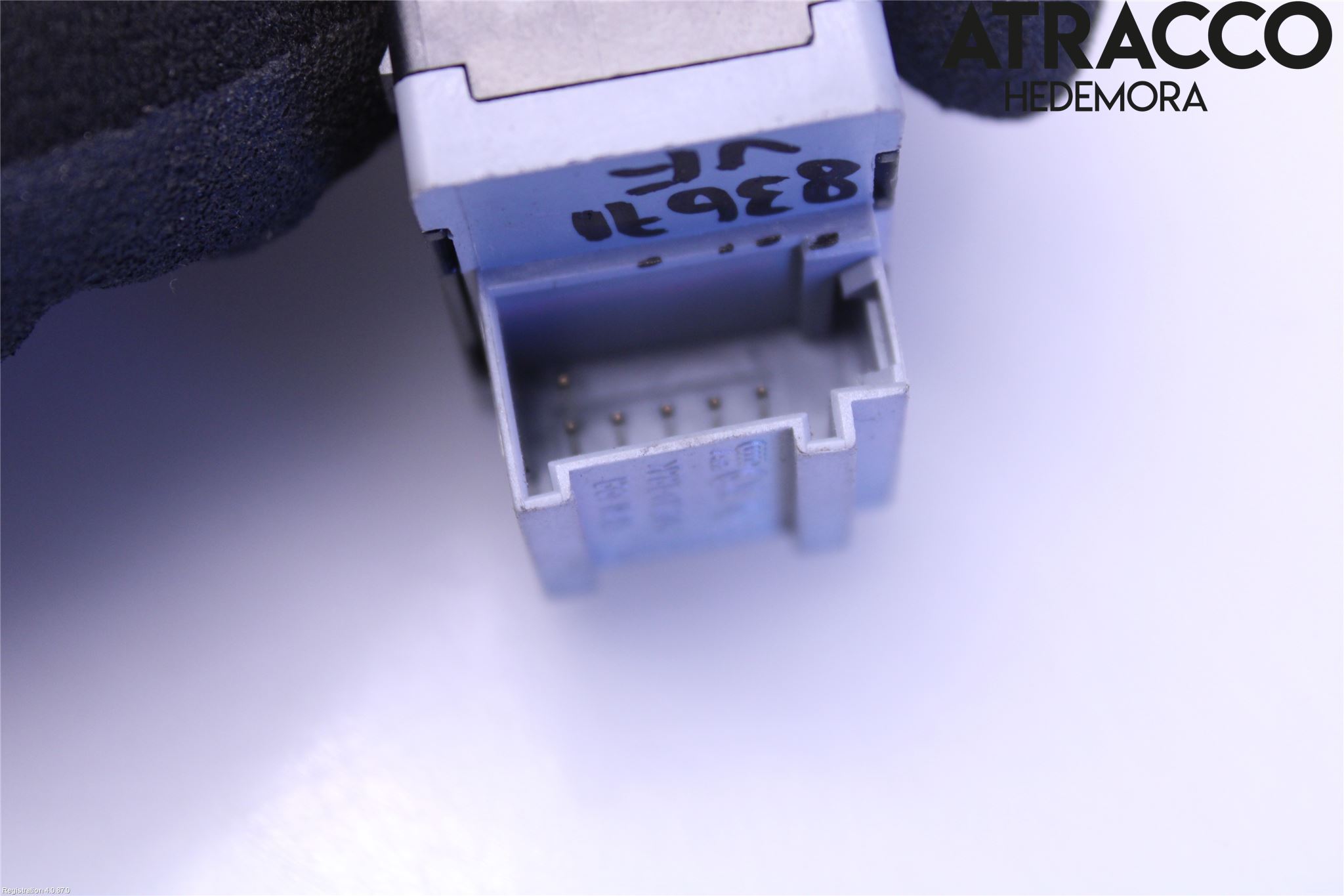 Audi A6/S6     05-11 Strömställare Fram