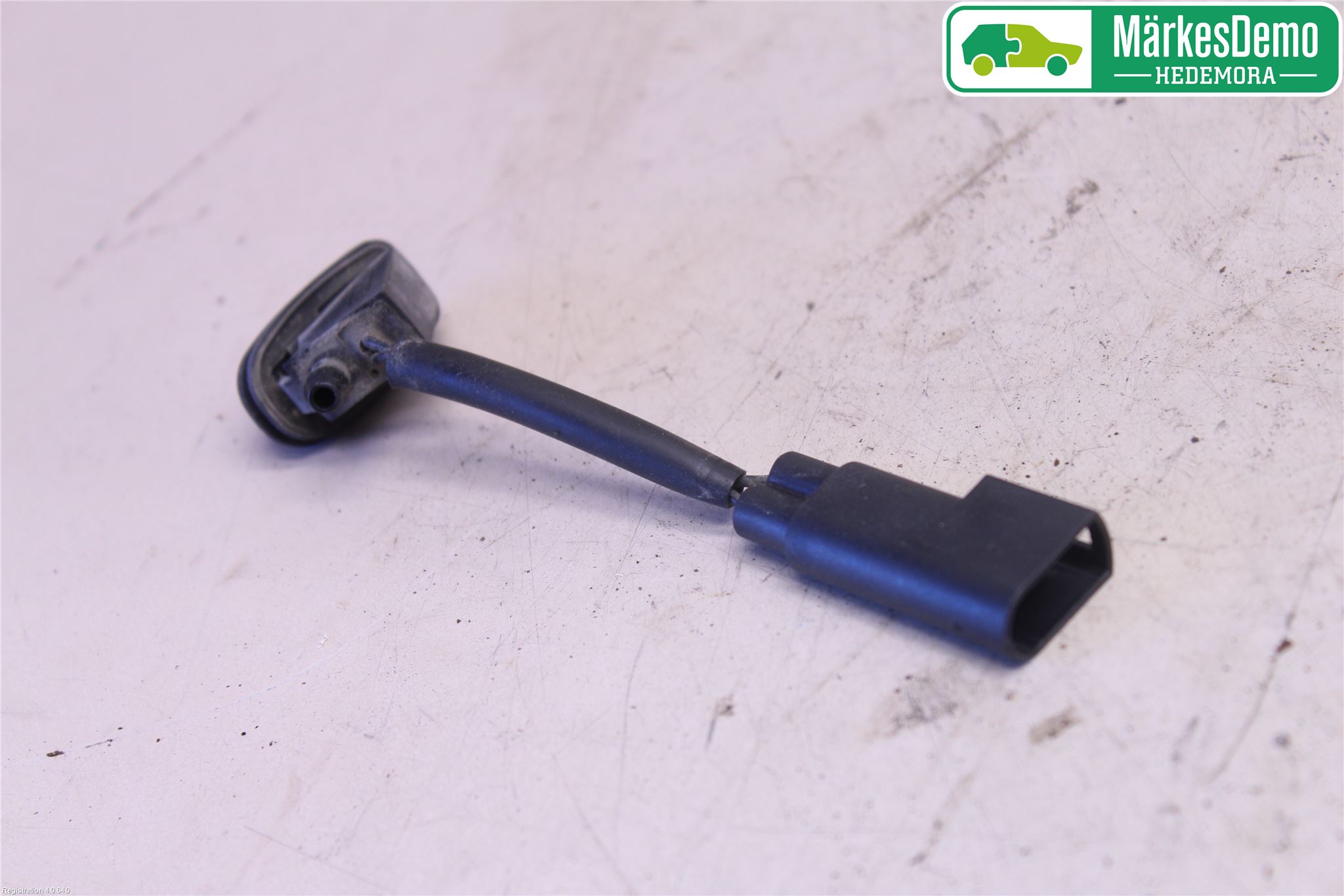 Ford FOCUS     04-07 Spolarmunstycke Rutor