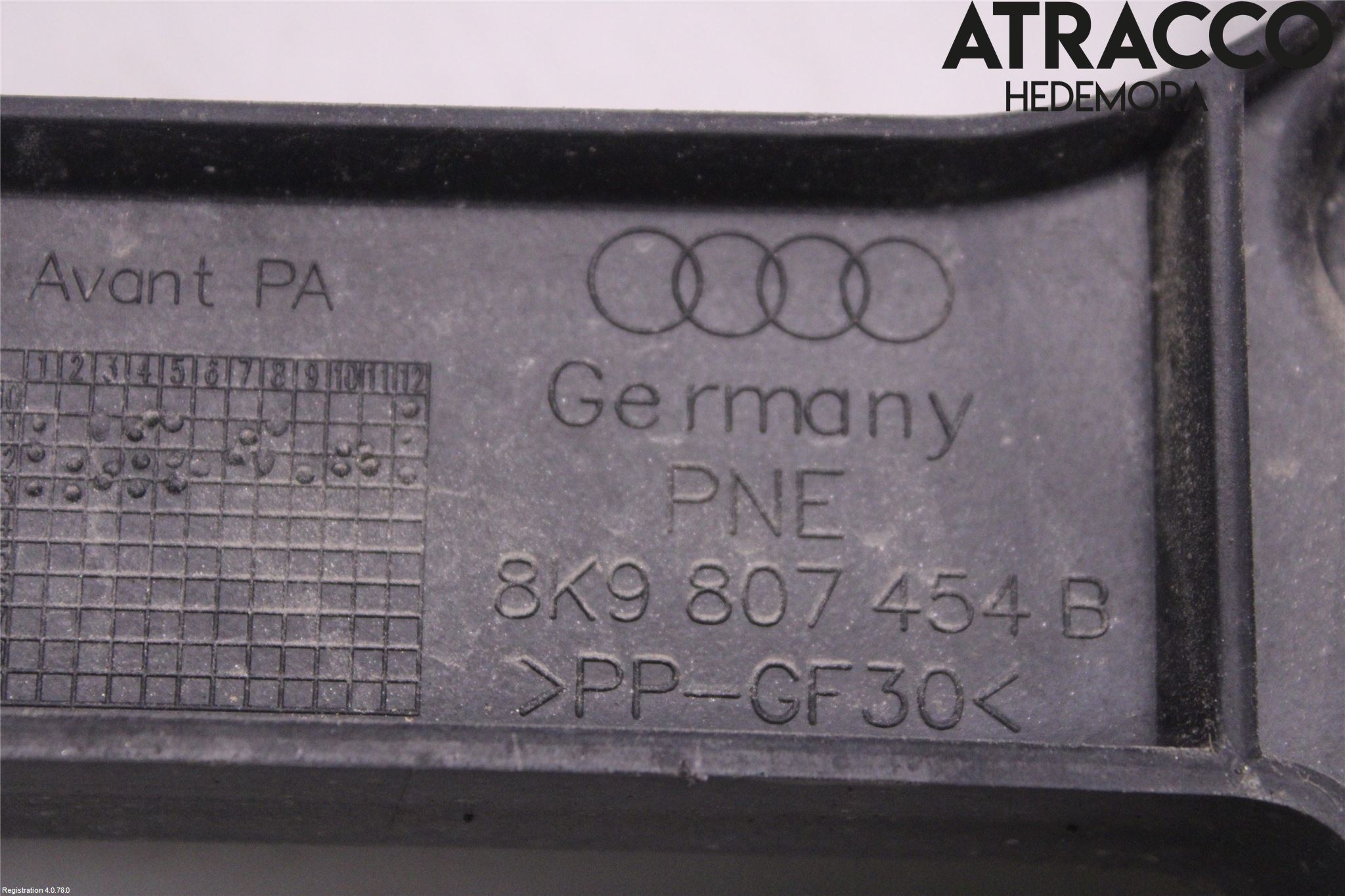 Audi A4 12-15 Stötfångarfäste Bak Hö