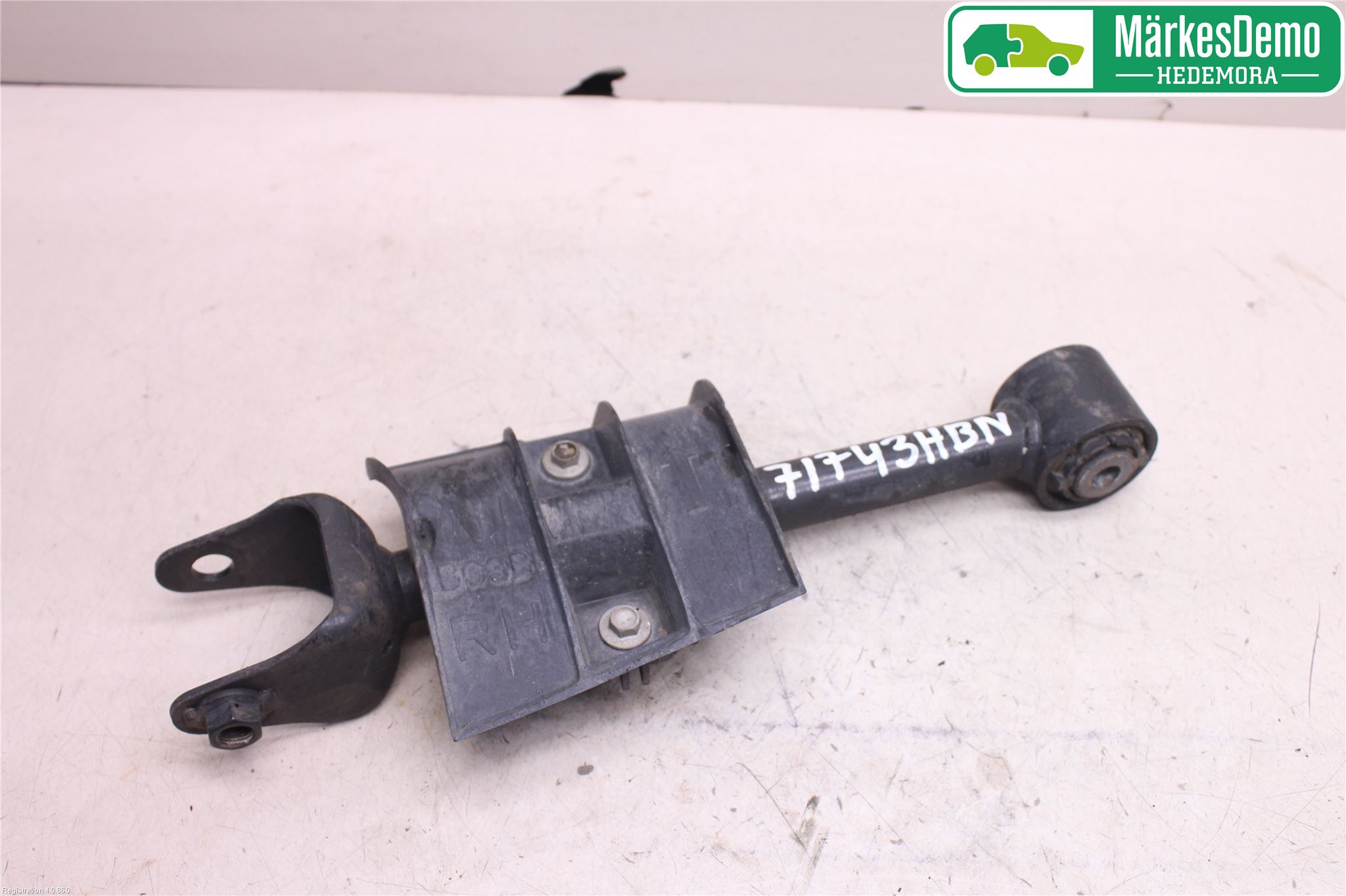 Mazda 3 III 14-19 Bärarm Bak Höger