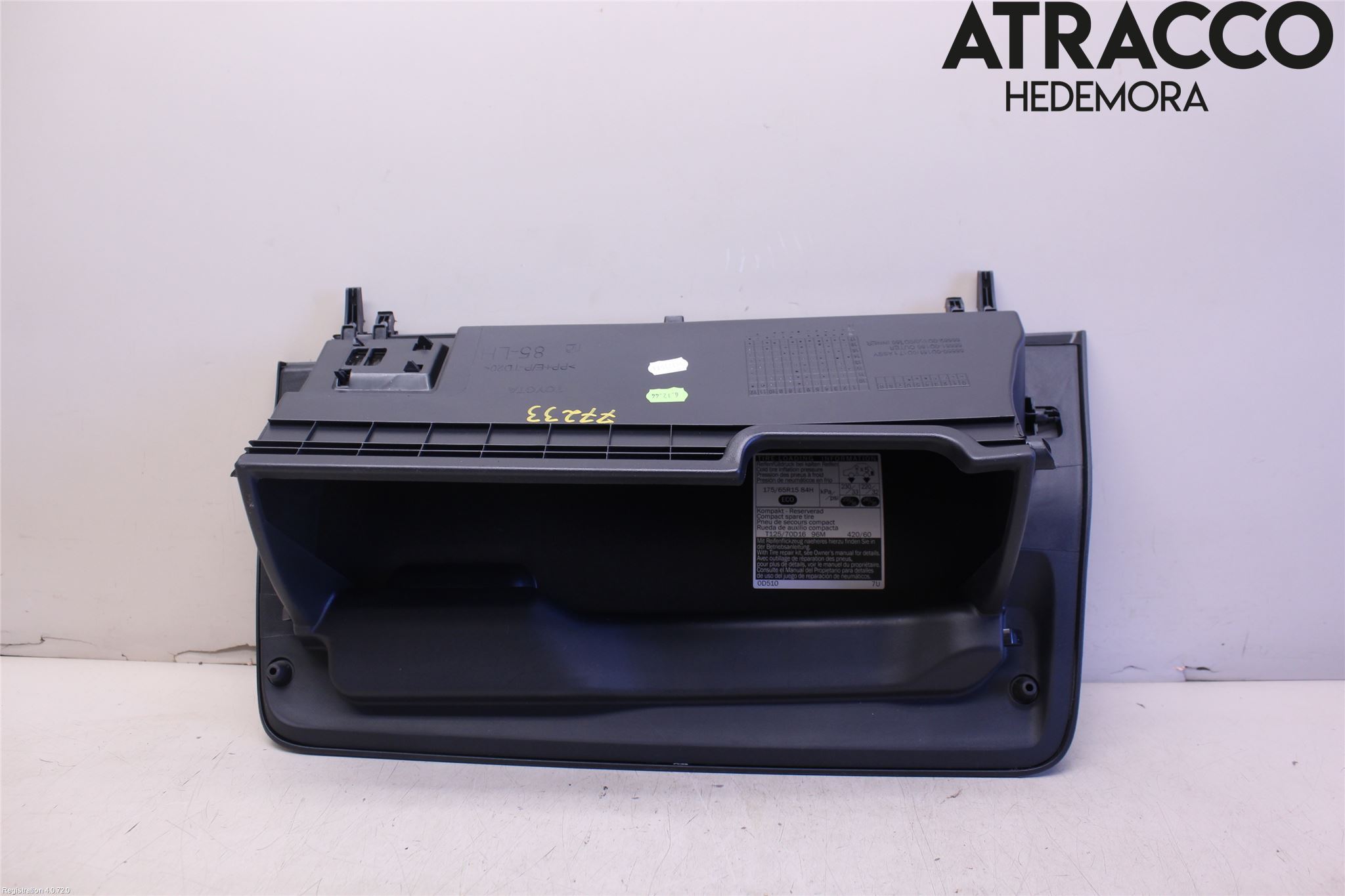 Toyota YARIS XP130 15-20 Handskfack