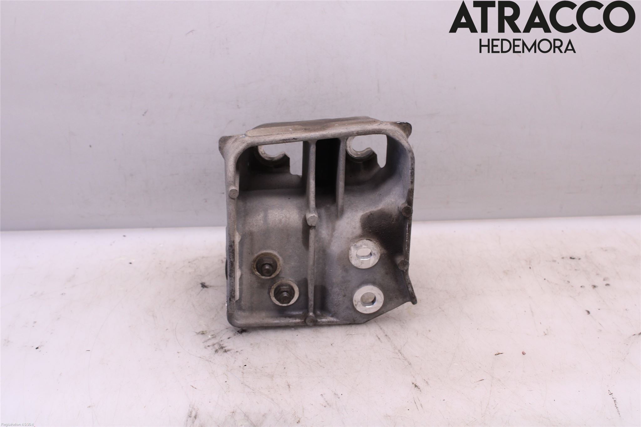 Subaru OUTBACK 15-20 Motorfäste