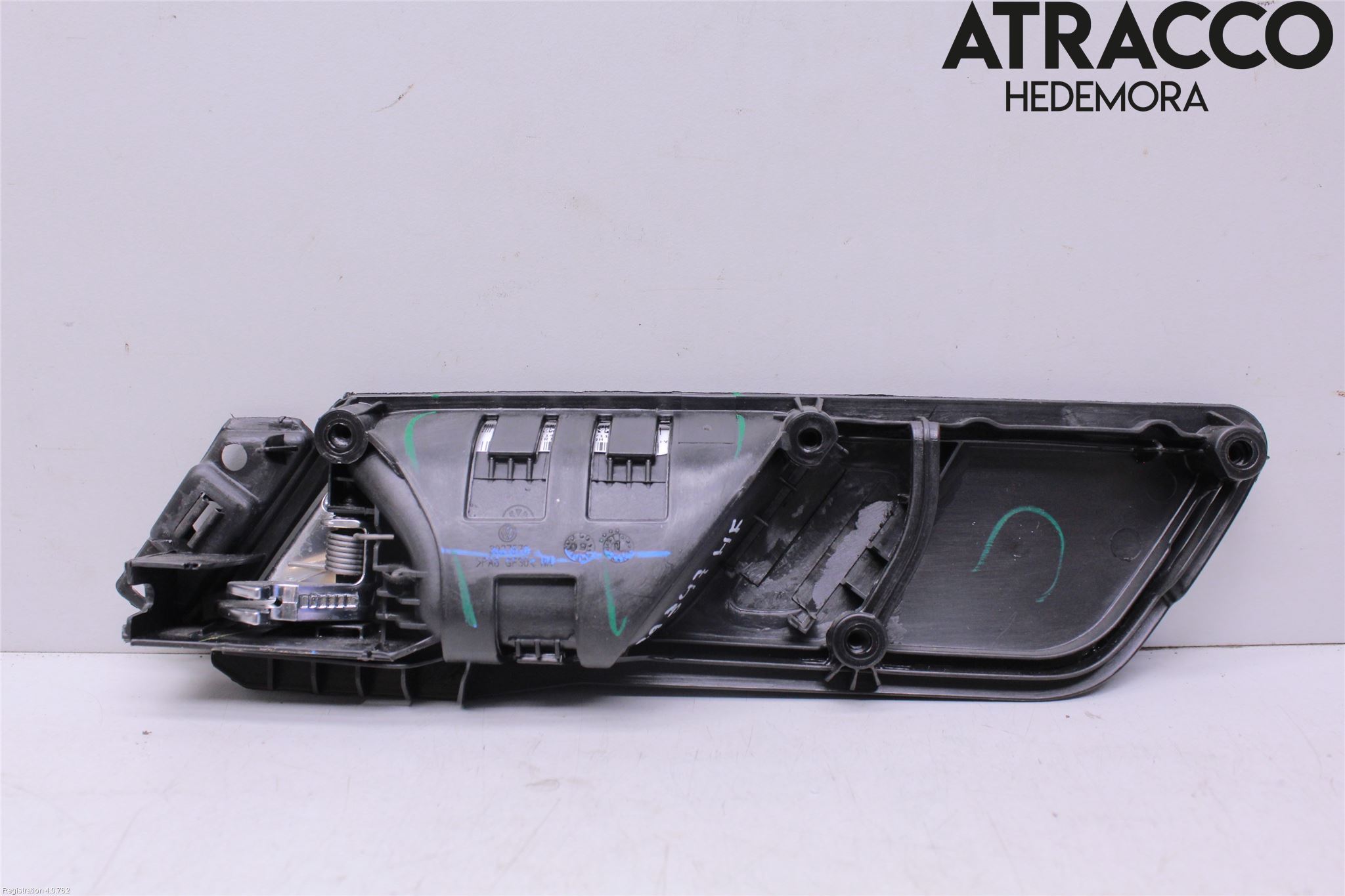 Volkswagen VW JETTA VI 11- Dörrhandtag Inre Hö