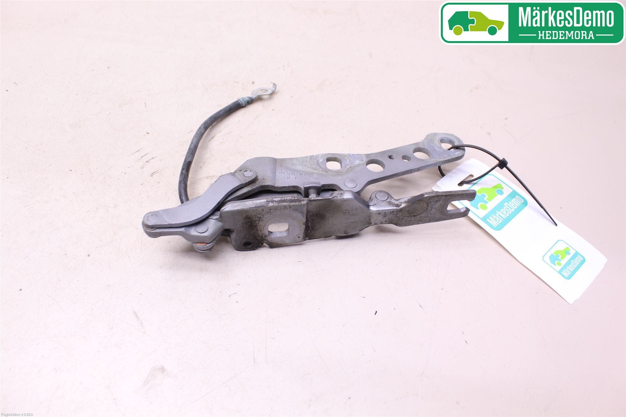 BMW X3 E83 03-10 Huvgångjärn