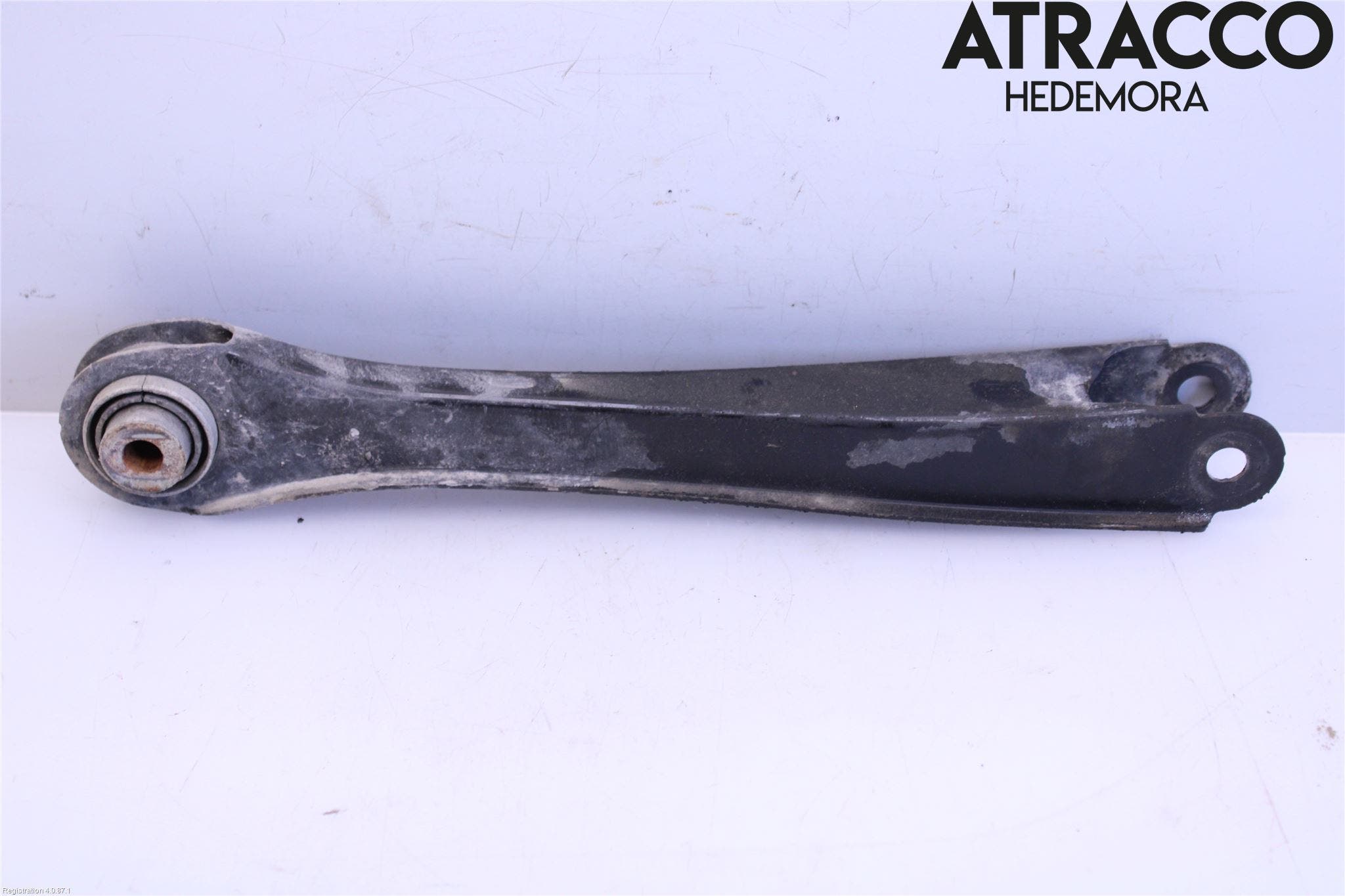 Volvo V90 17->> Bärarm Bak Höger