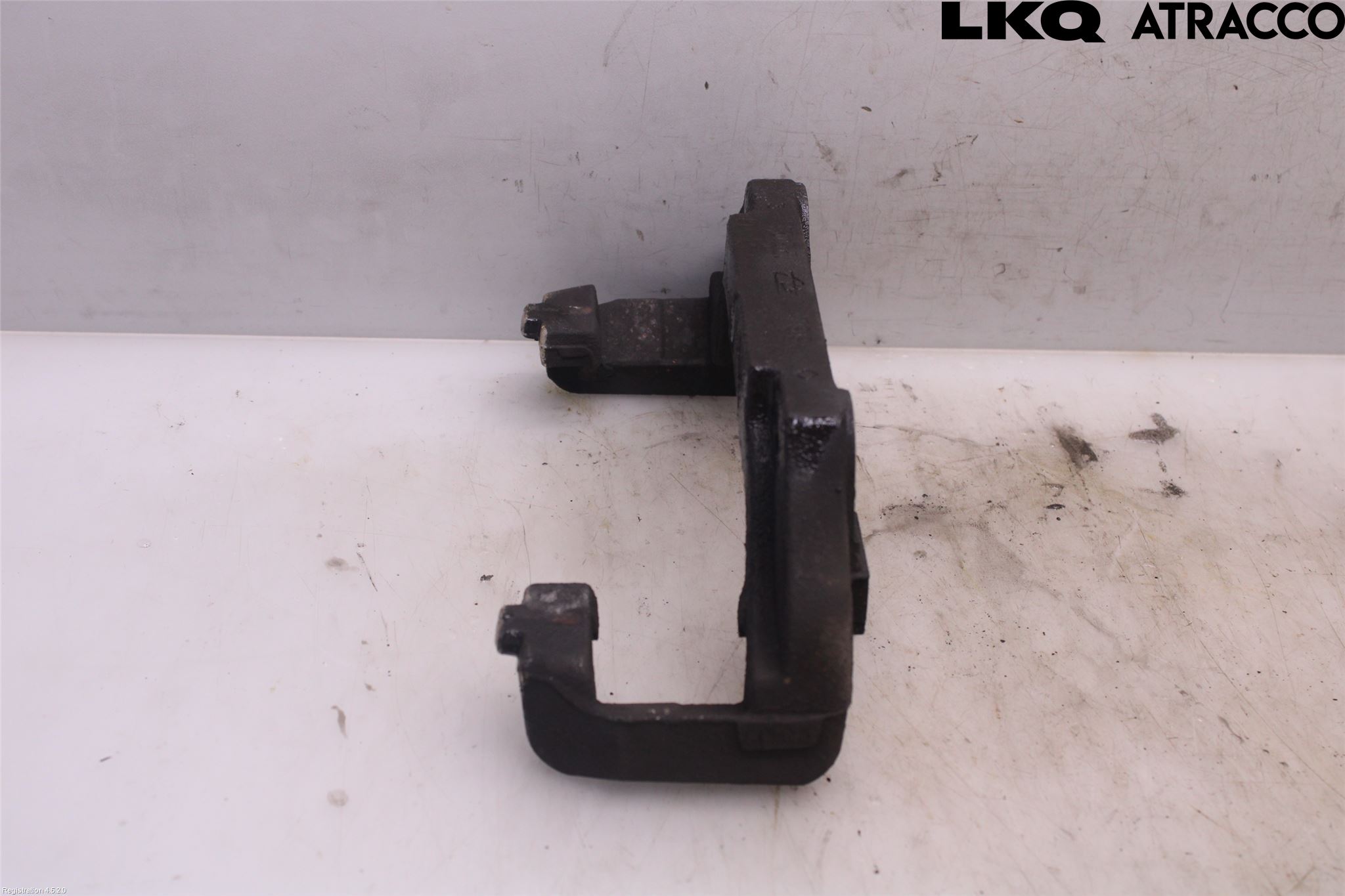 BMW 7 E65/66    00-08 Bromsokshållare