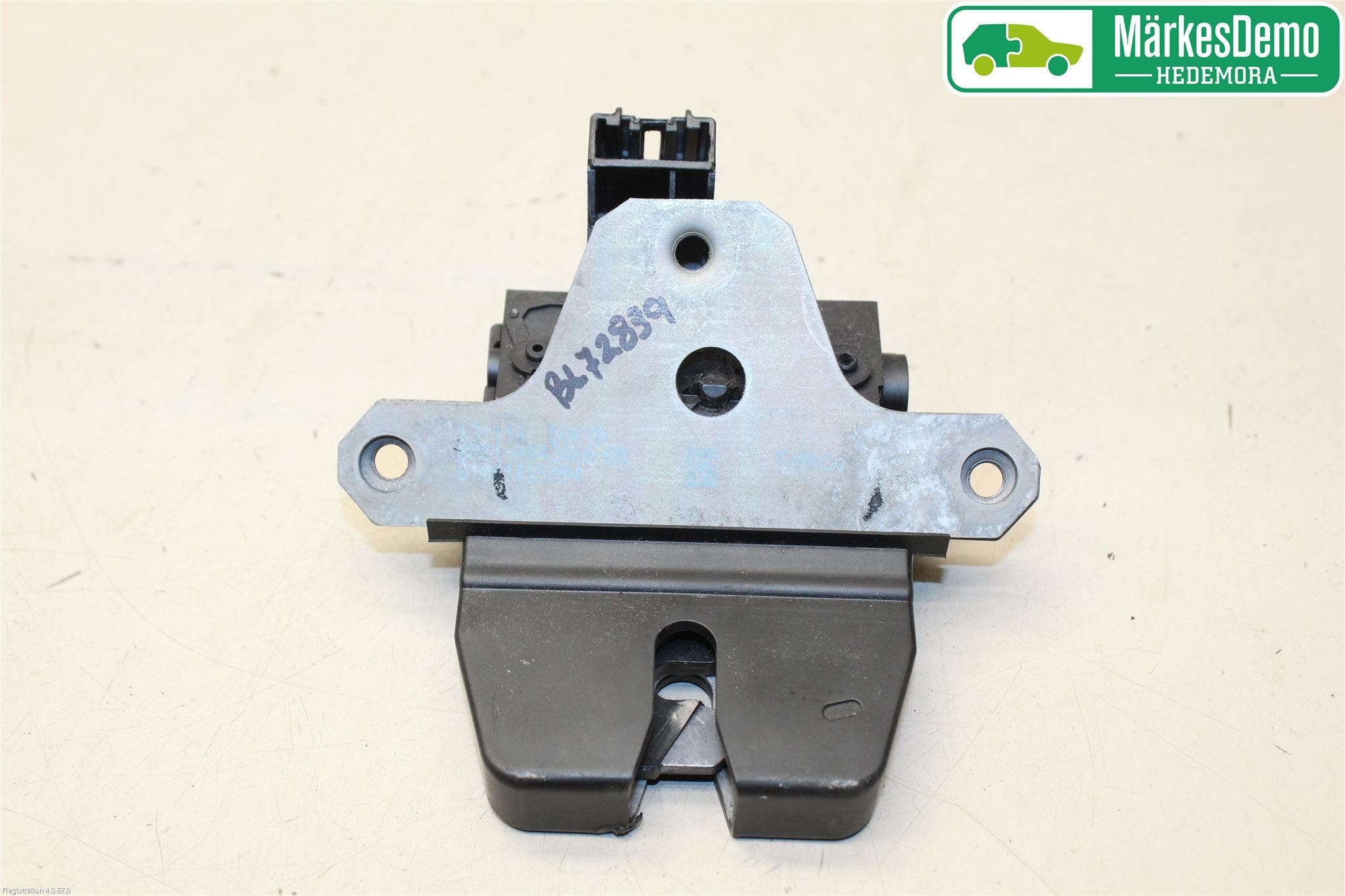 Ford FOCUS 11-14 Låskista Baklucka